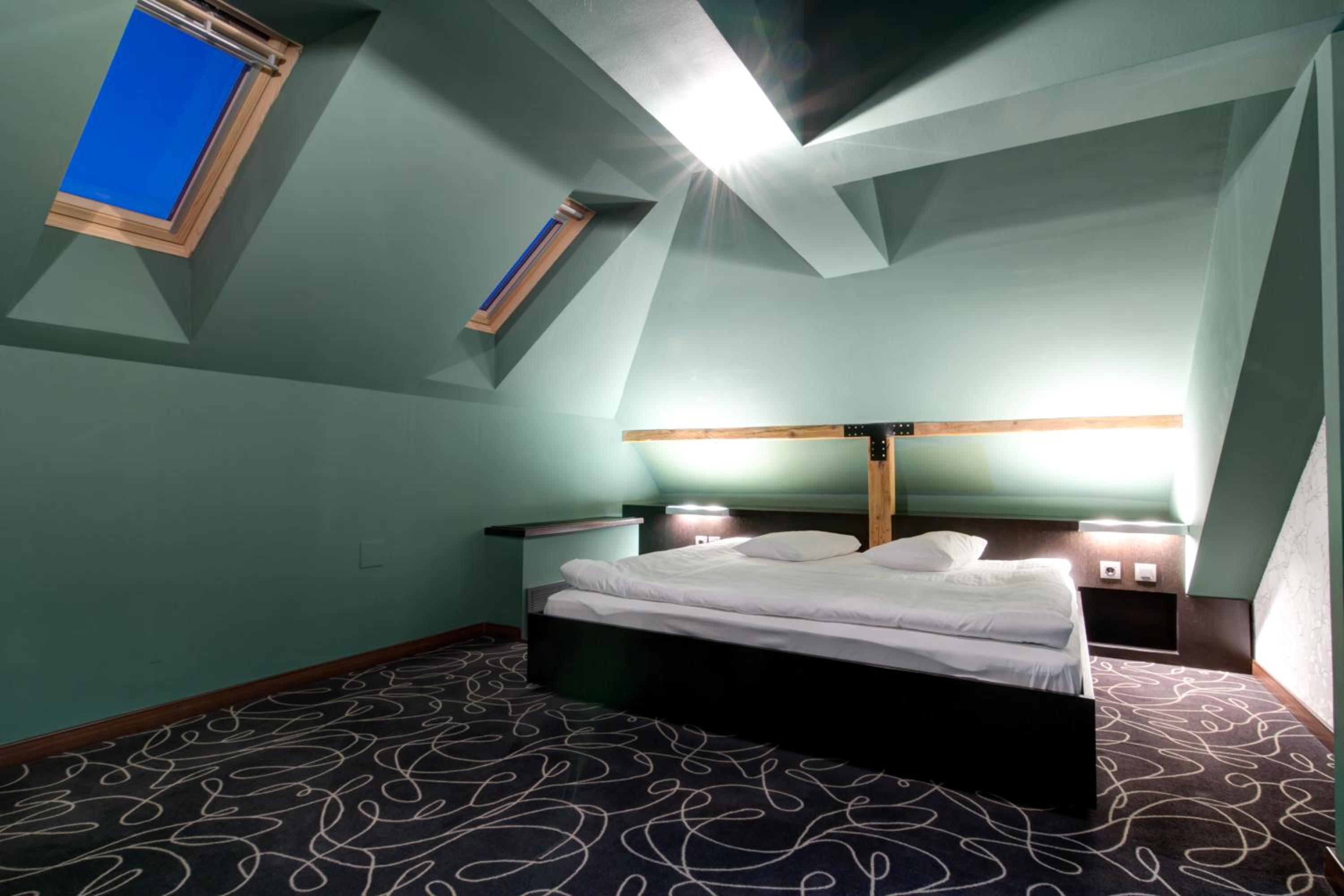 Suite - Photo 3