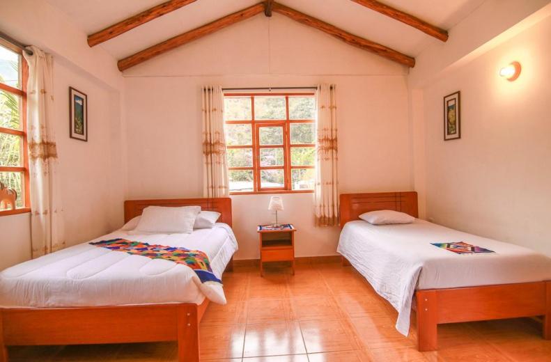 Twin Room with Private Bathroom photo 3