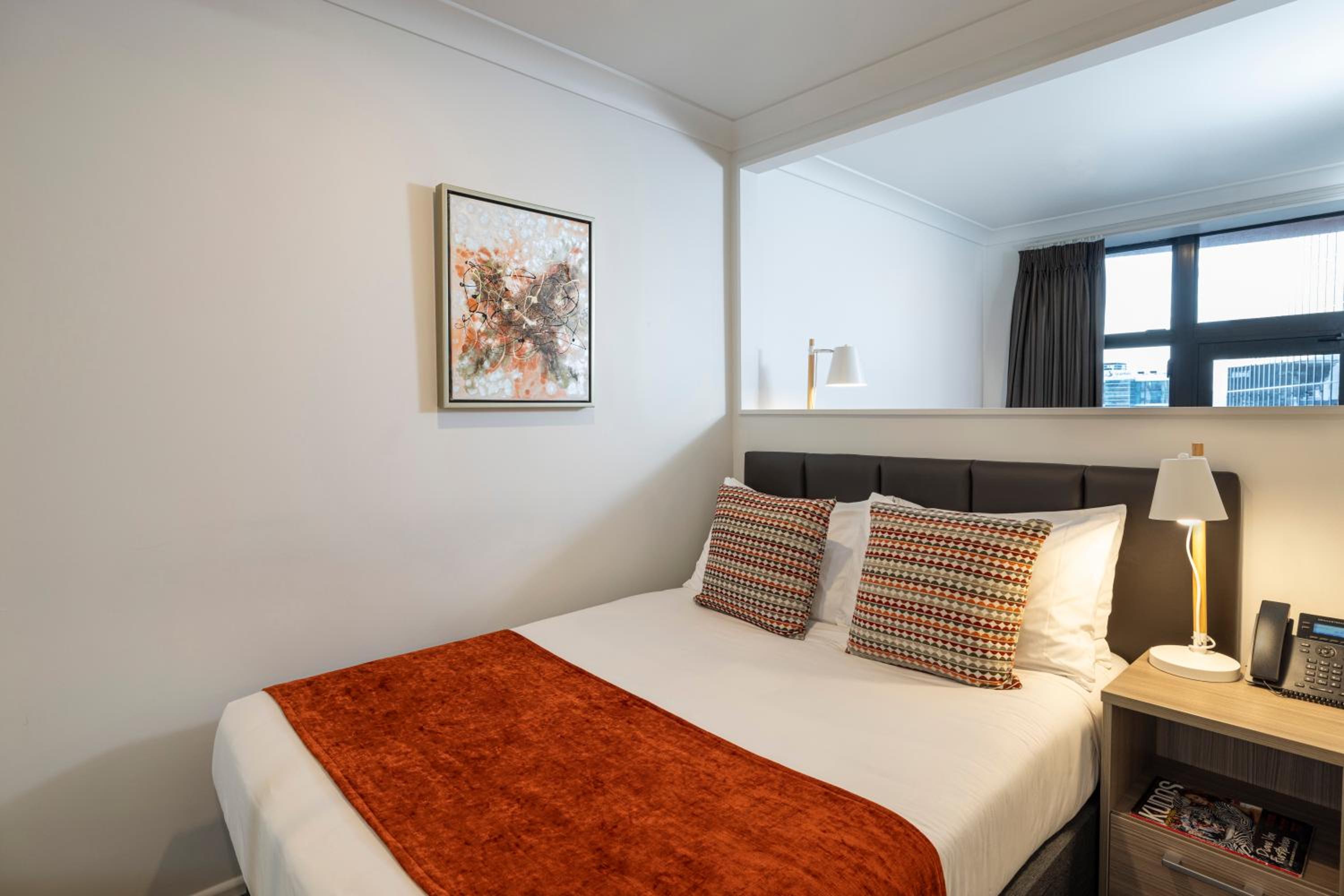One-Bedroom Apartment - Photo 2