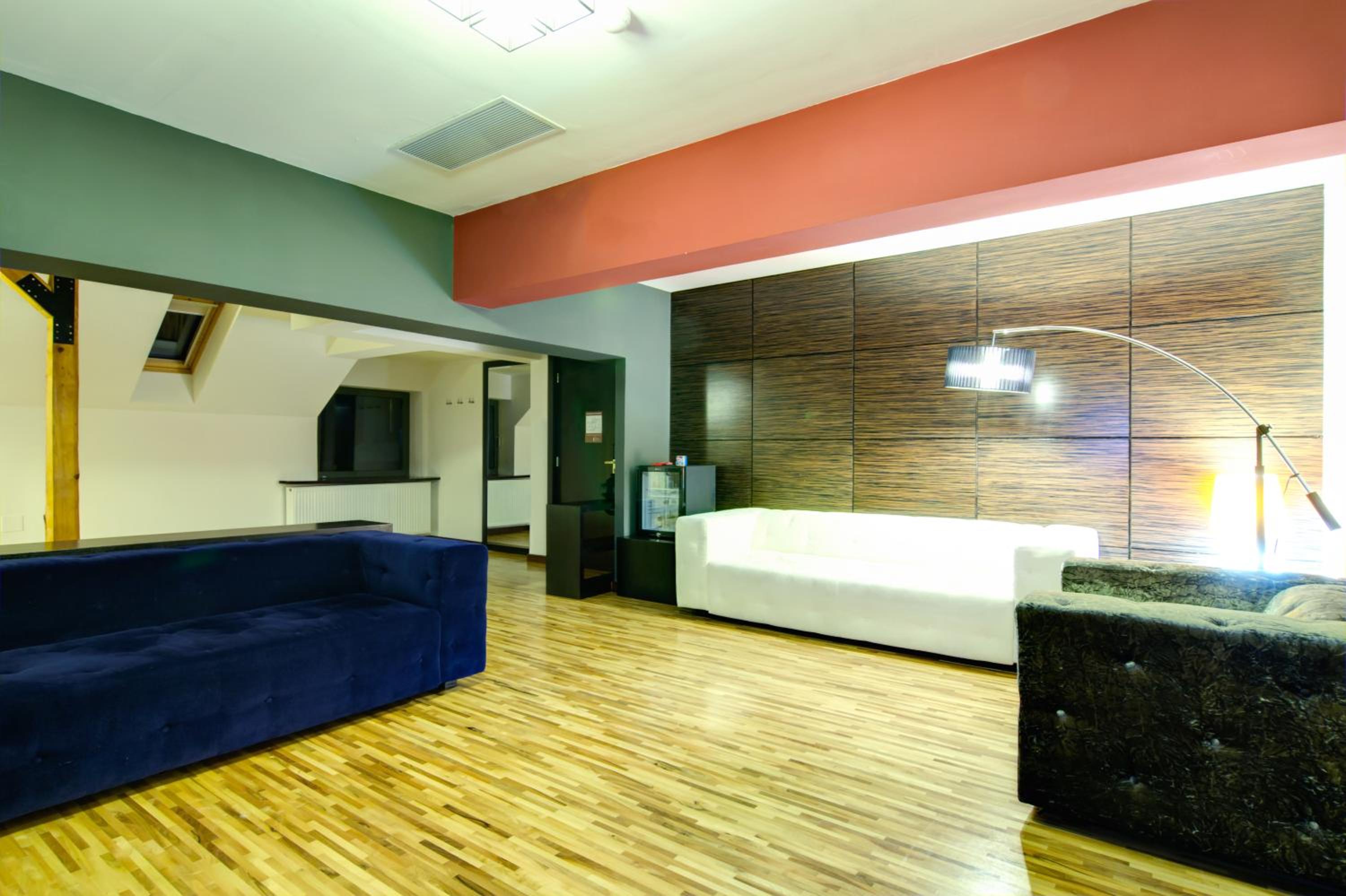 Suite - Photo 17