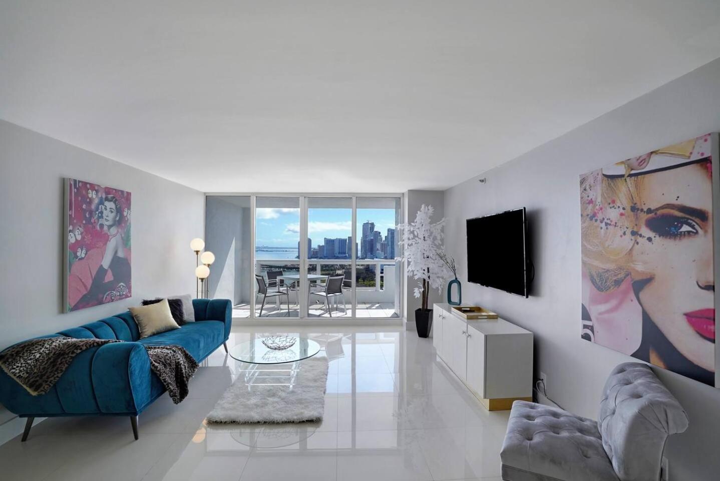 Three-Bedroom Apartment photo 1