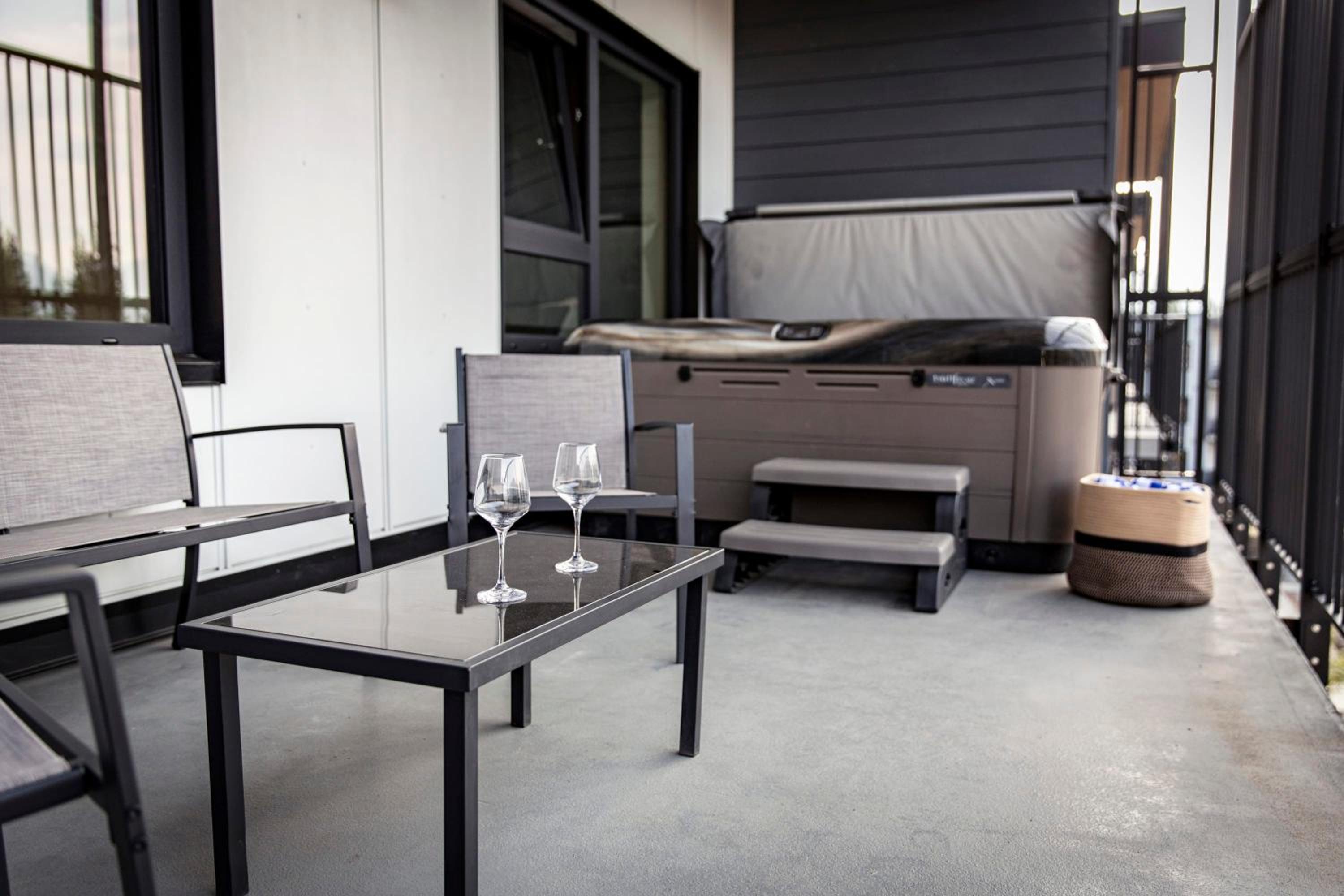 Apartment photo 2