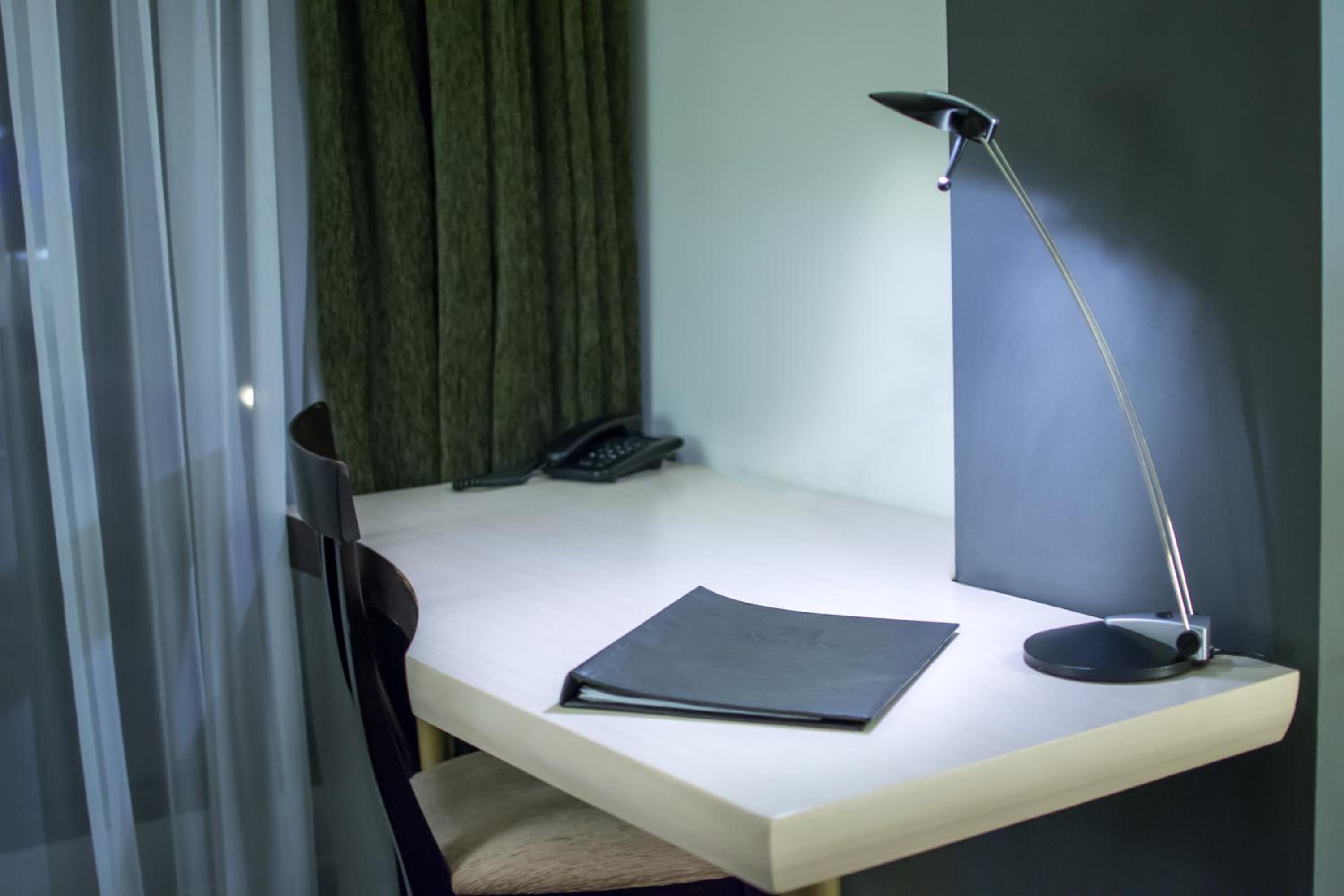 Standard Room with Panoramic View - Photo 7