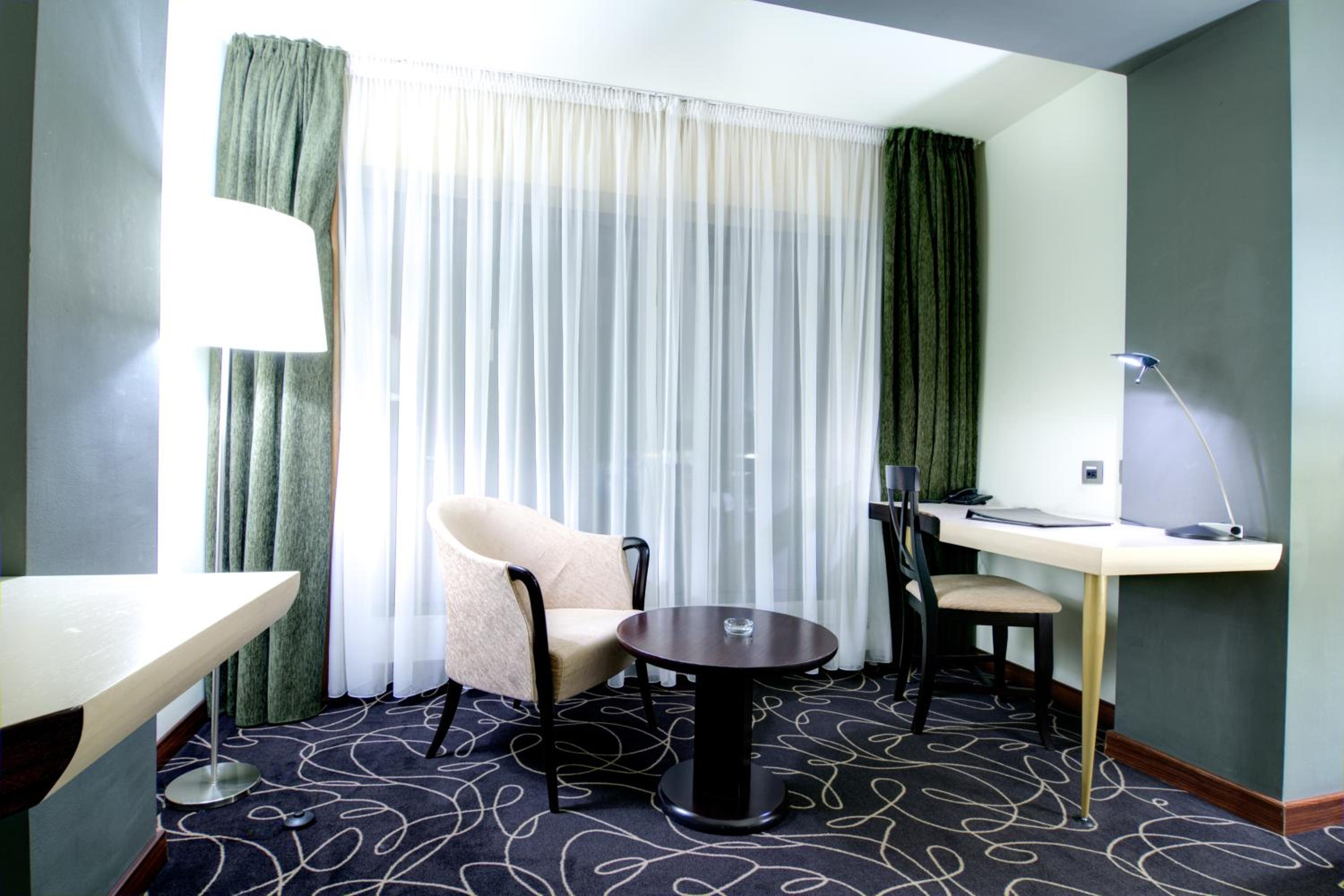 Standard Room with Panoramic View - Photo 3