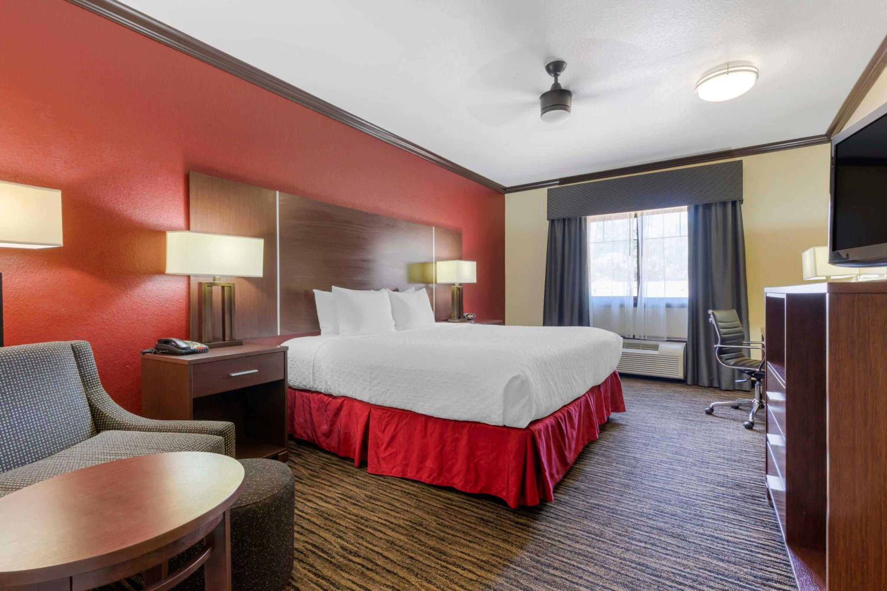 King Room - Non-Smoking photo 1