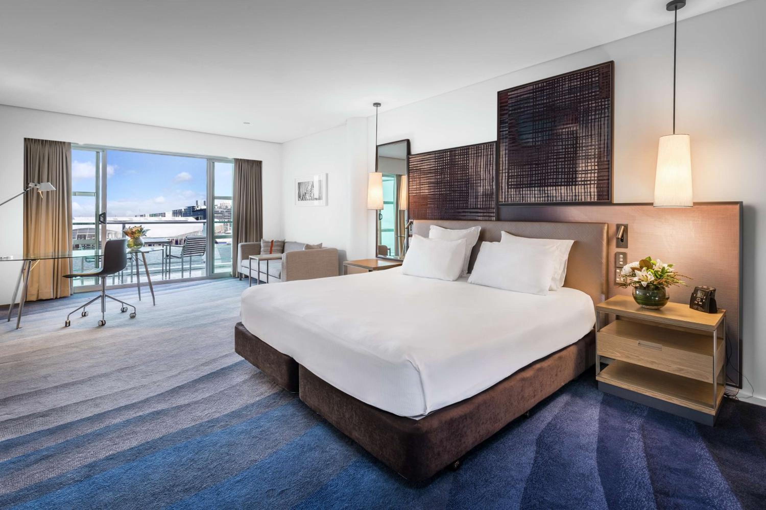 Deluxe King Room with Harbor View - Photo 1