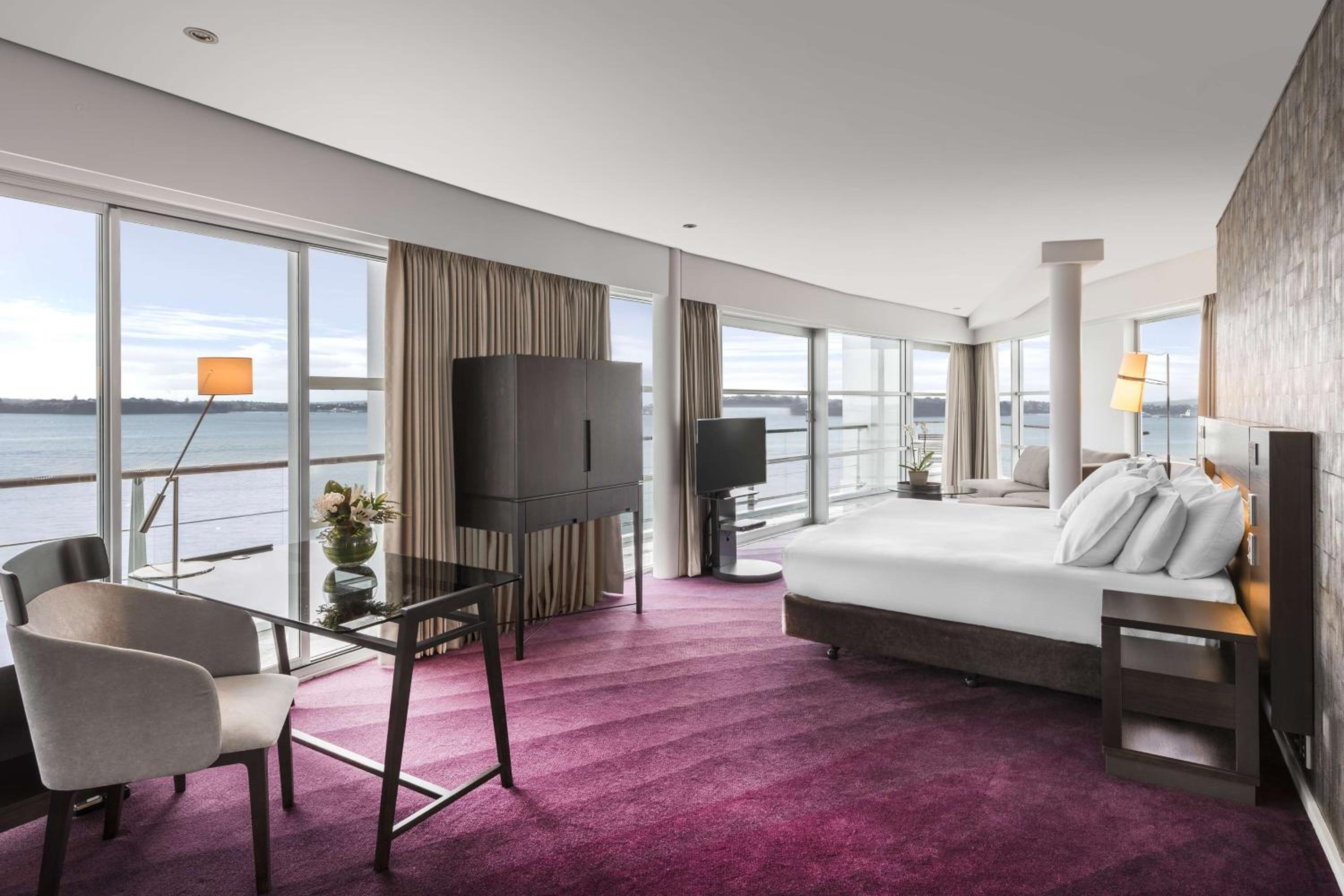 King Suite with Harbor View - Photo 3