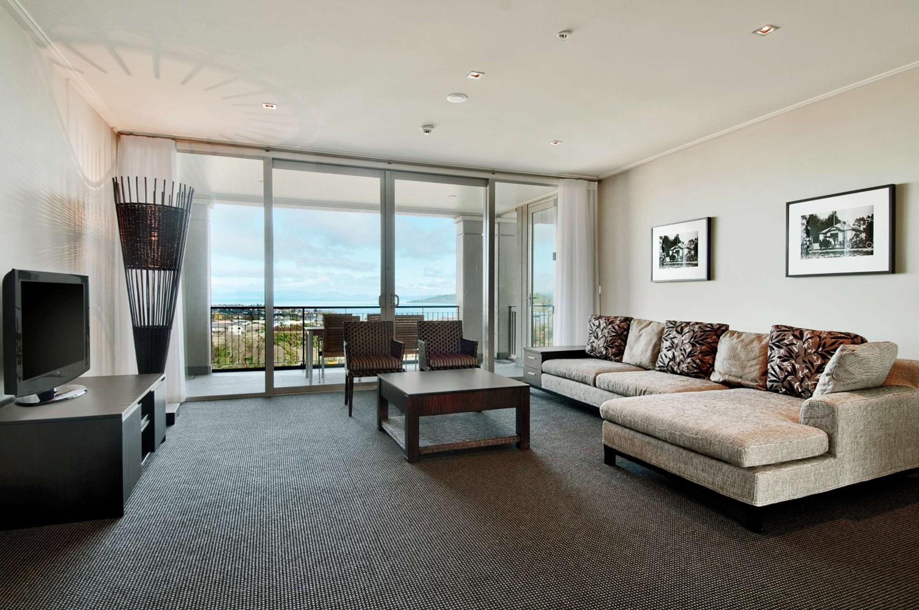 Three-Bedroom Apartment - Photo 3