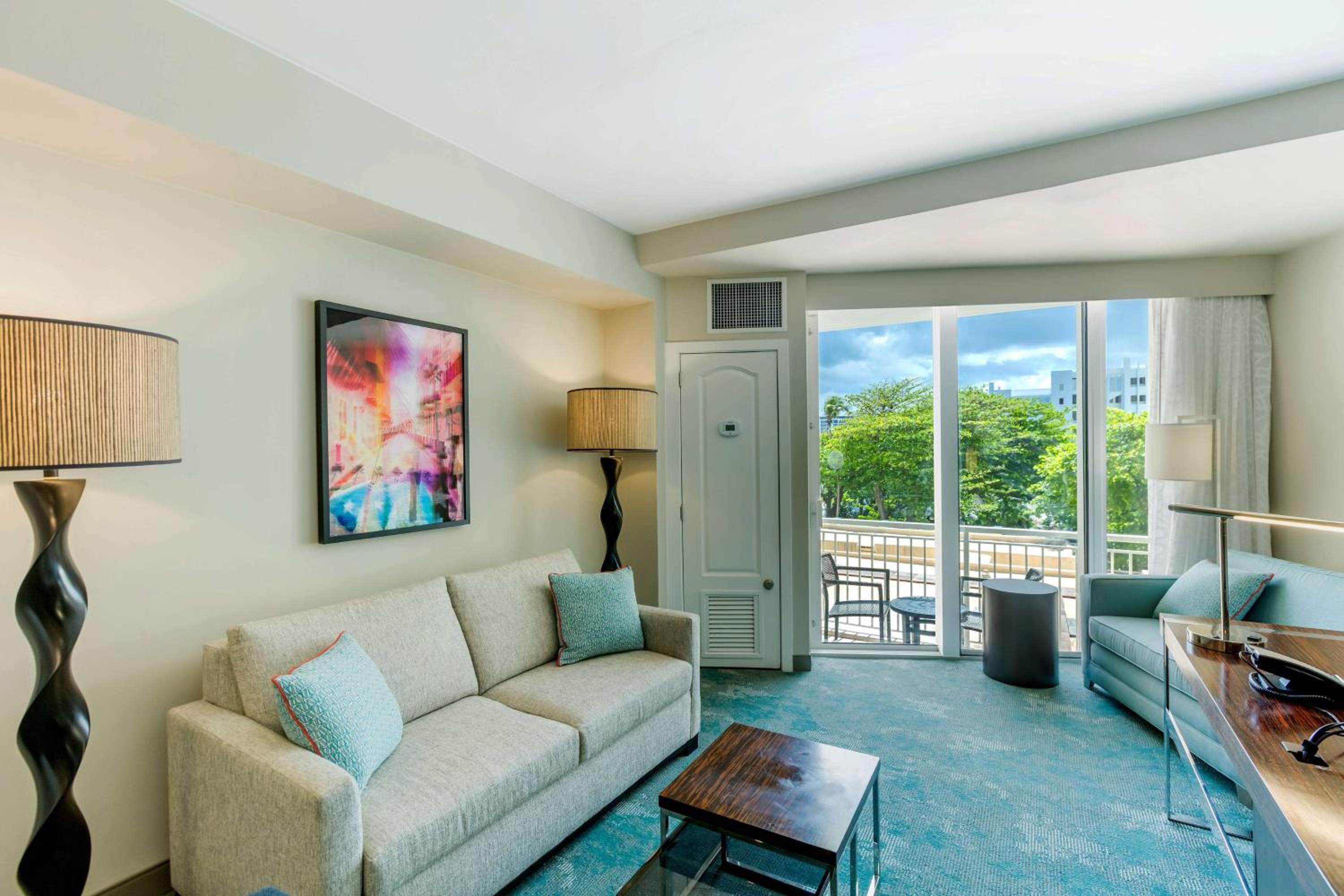 Junior King Suite with Balcony - Photo 2
