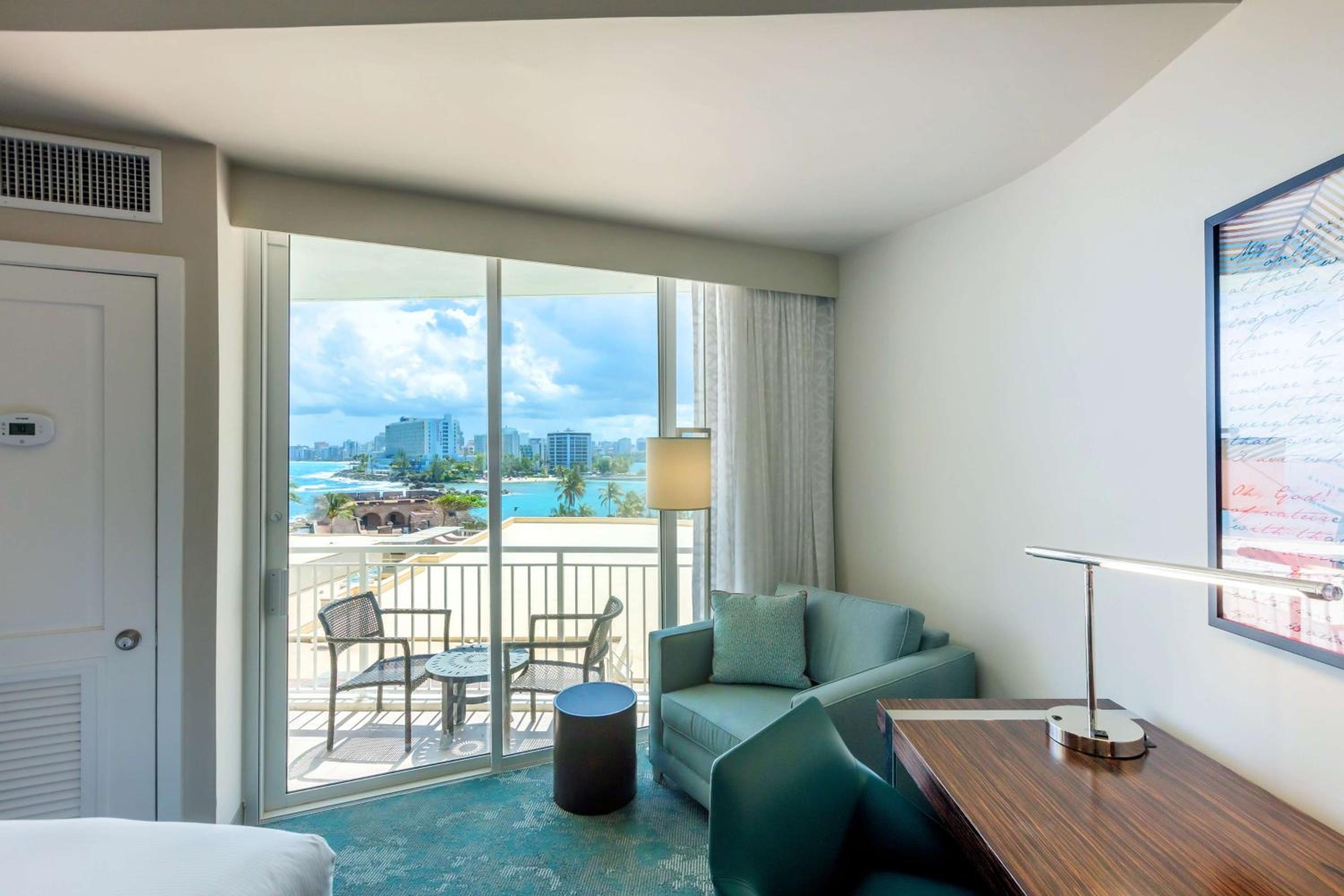 Double Room with Two Double Beds and Resort or Garden View - Photo 3