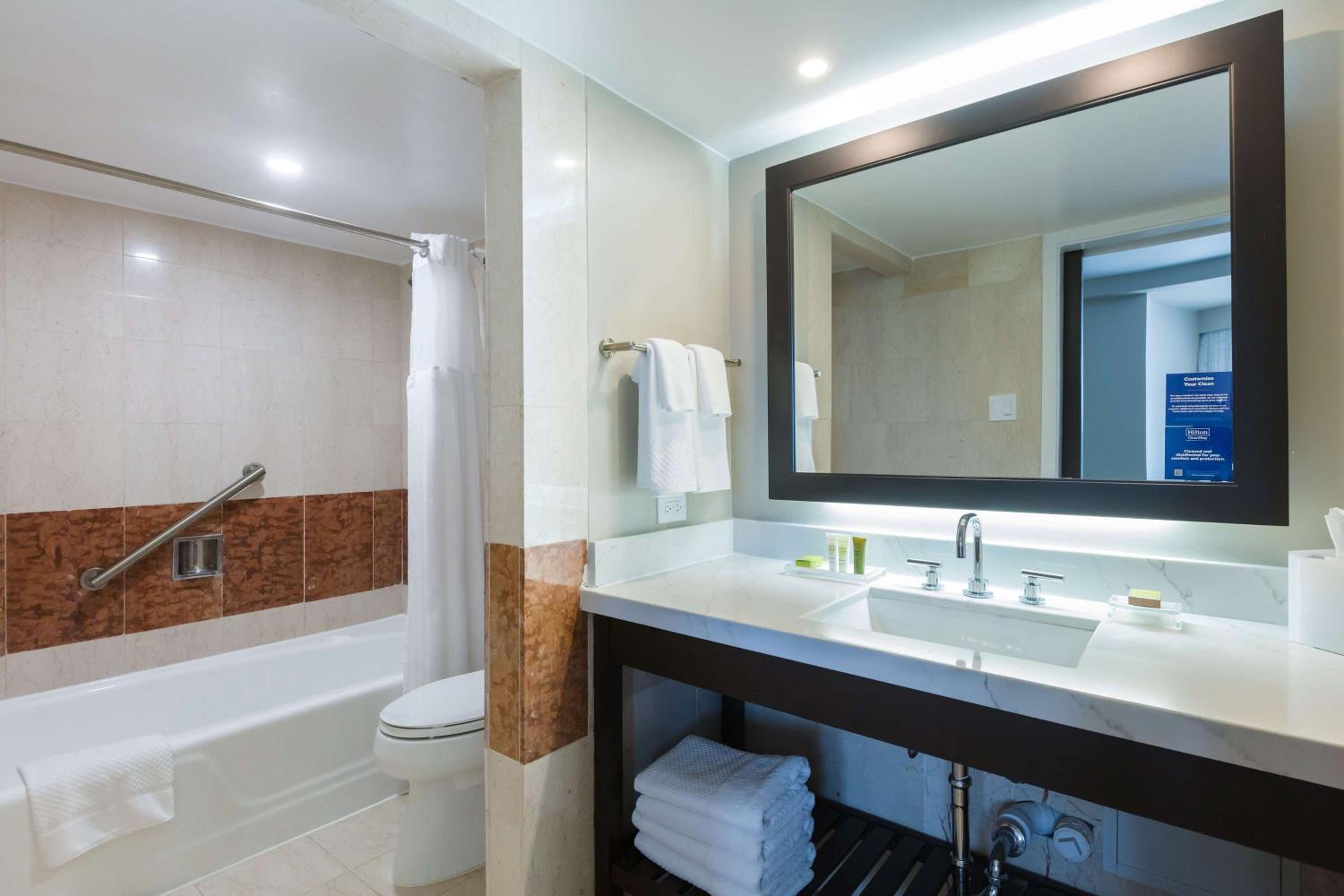 Signature King Room with Ocean View - Photo 9
