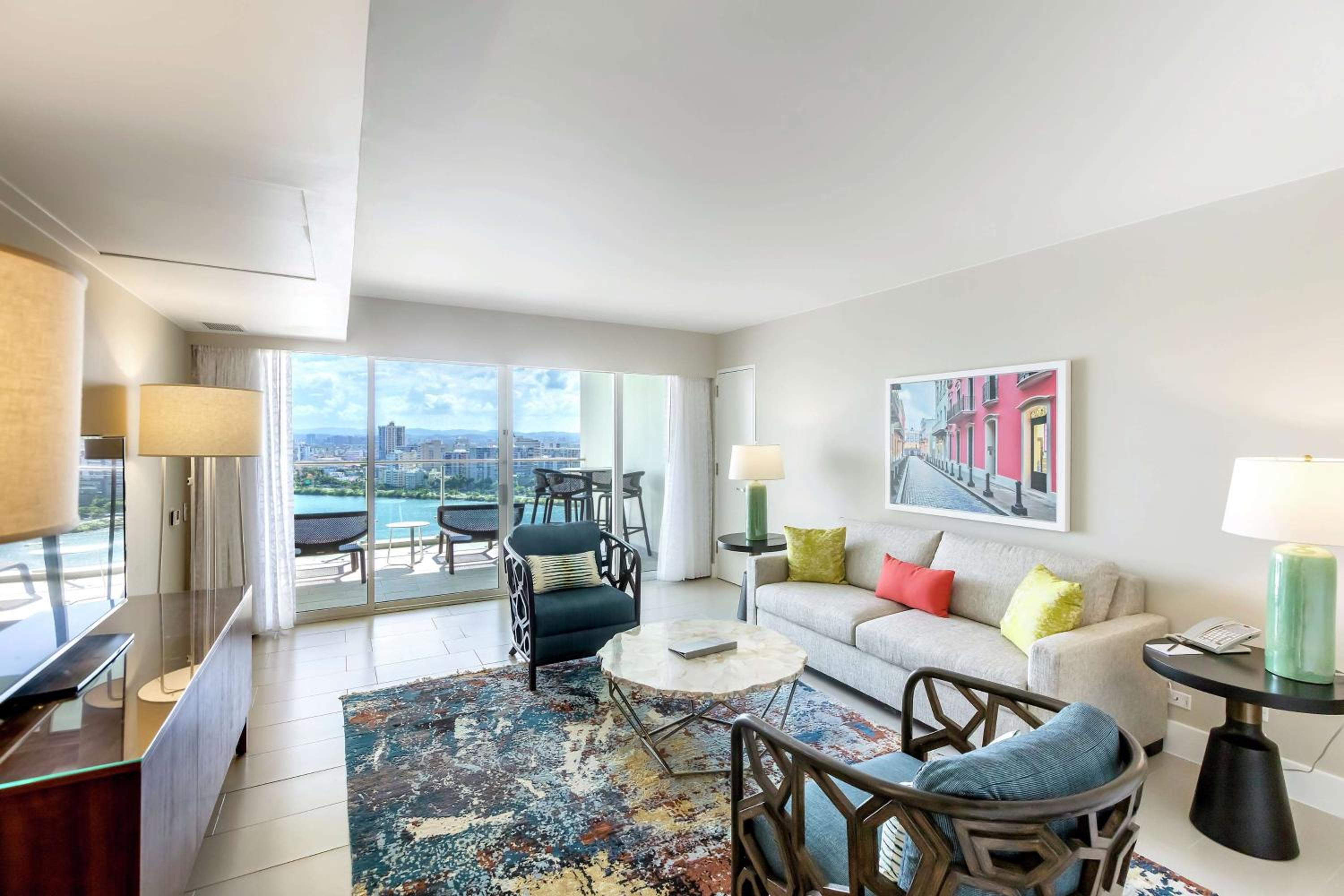Two-Bedroom Suite with One King and Two Double Beds - Split Level
