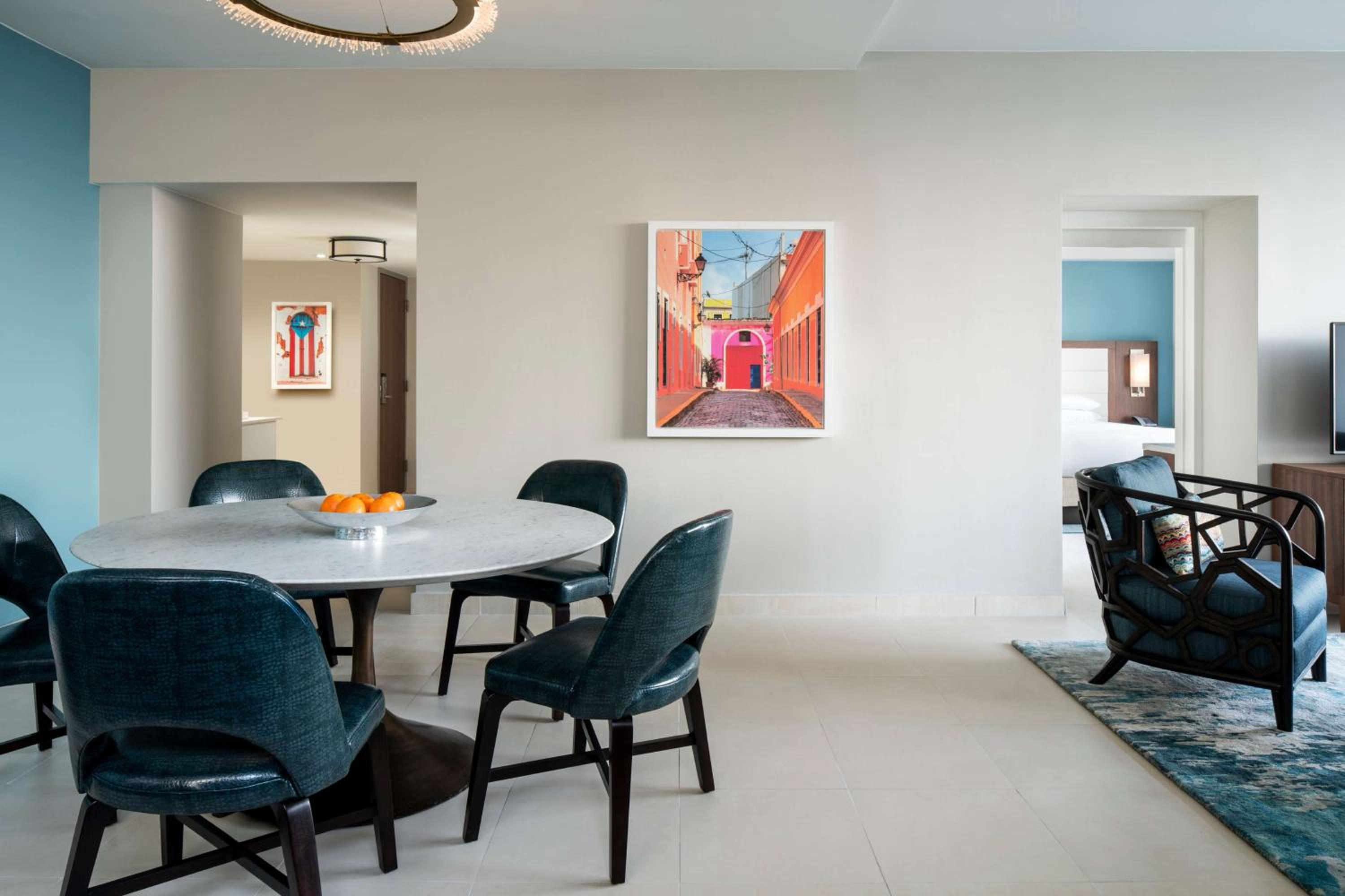 Premium King Suite with Garden View - Photo 6