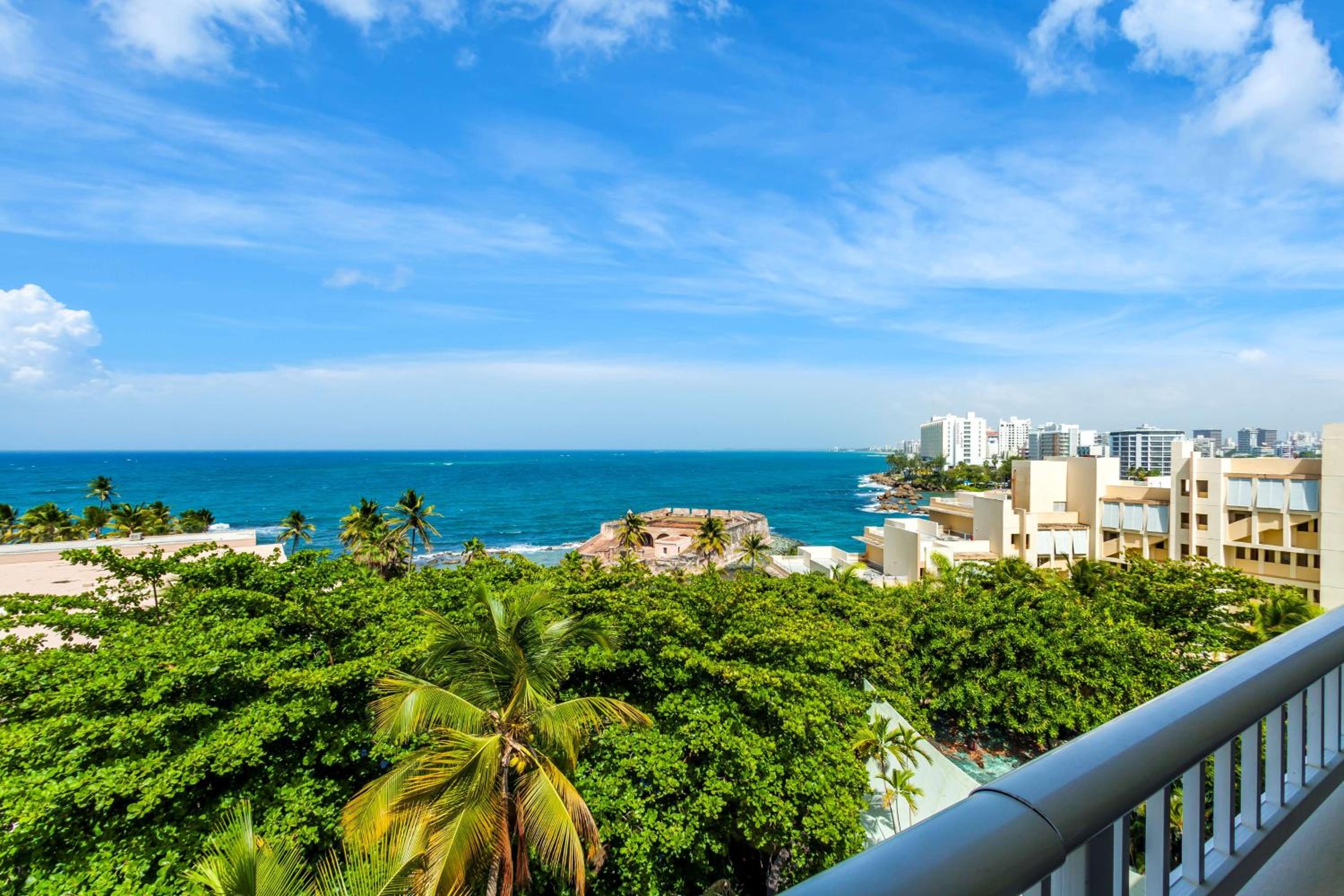 Signature King Room with Ocean View - Photo 7