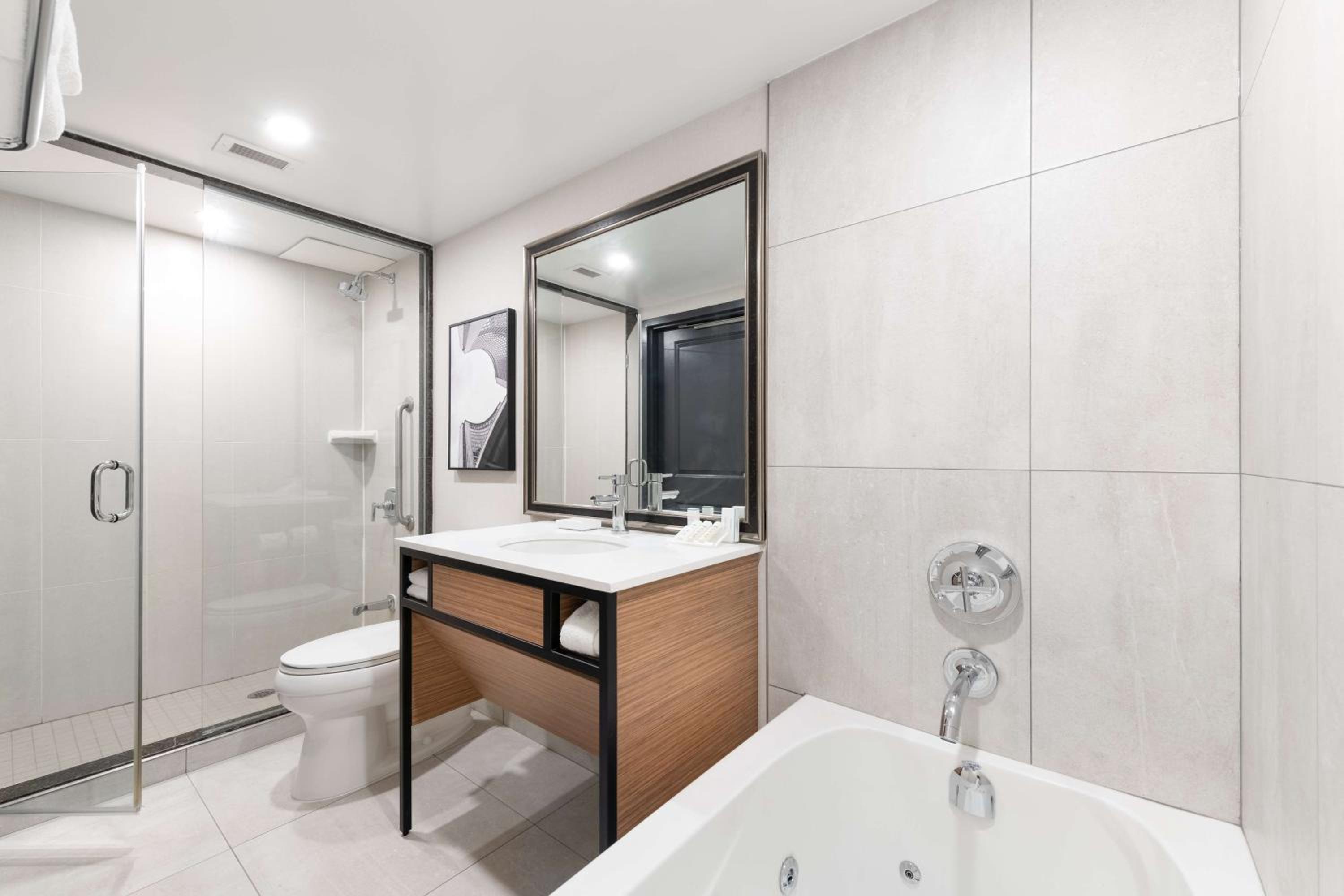 King Suite with Spa Bath