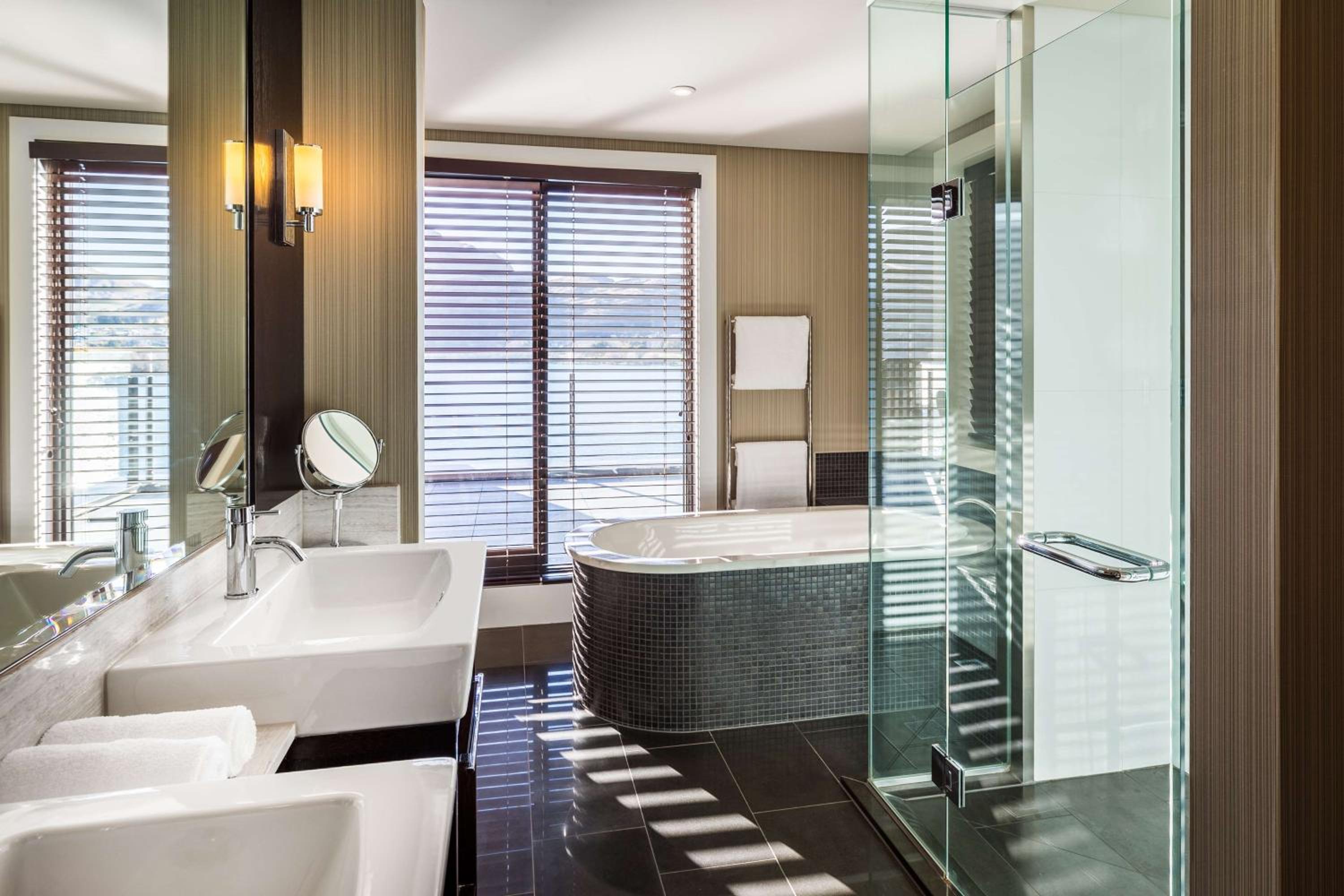 King Hilton Deluxe Plus - Photo 2