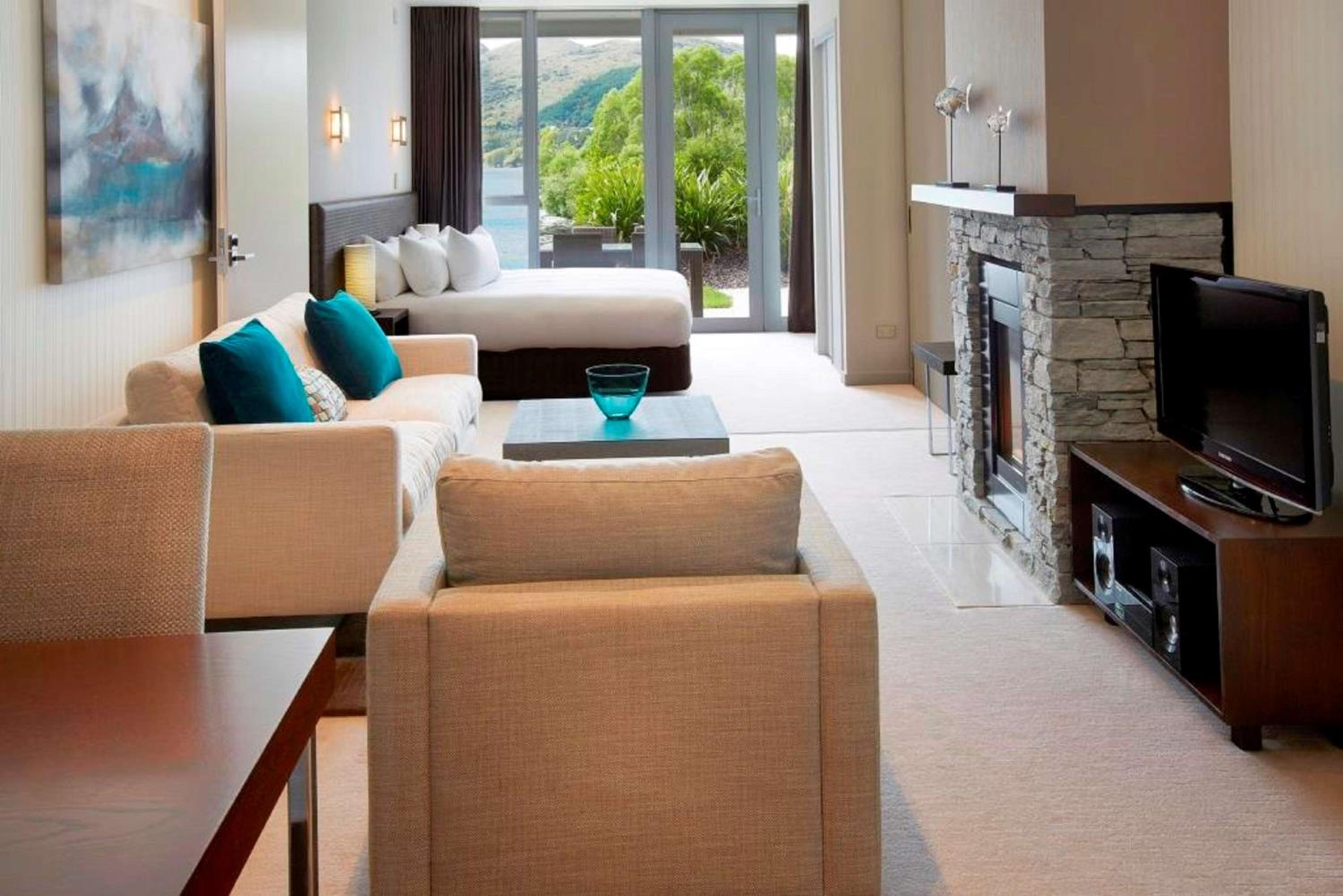 One-Bedroom Residence  - Photo 2
