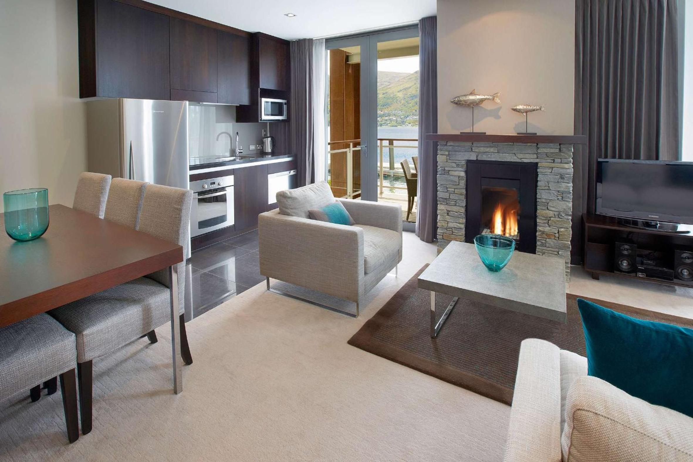 Two-Bedroom Apartment with One Bathroom thumbnail 6
