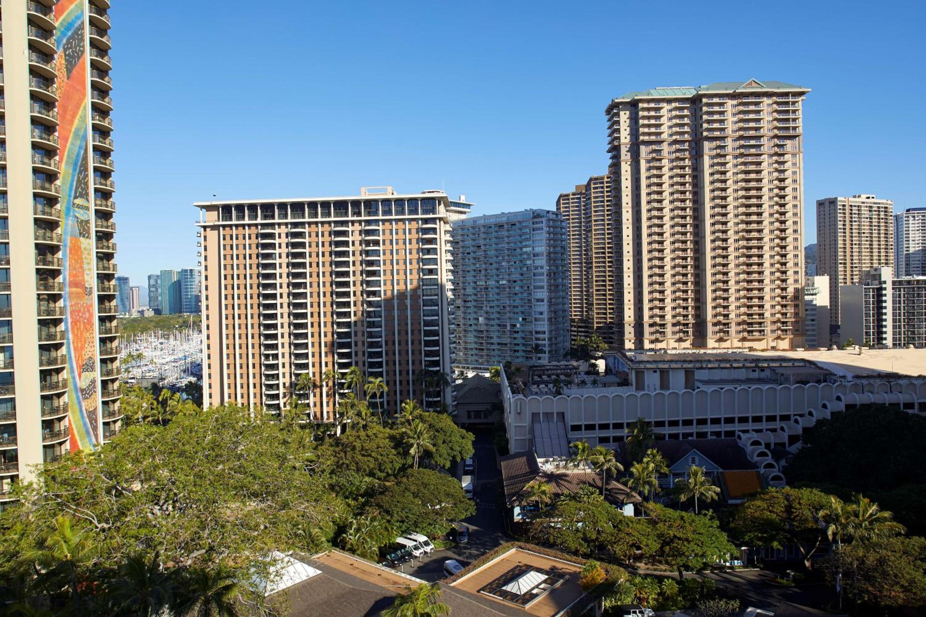 Ali'i Tower Resort View with King Bed photo 3
