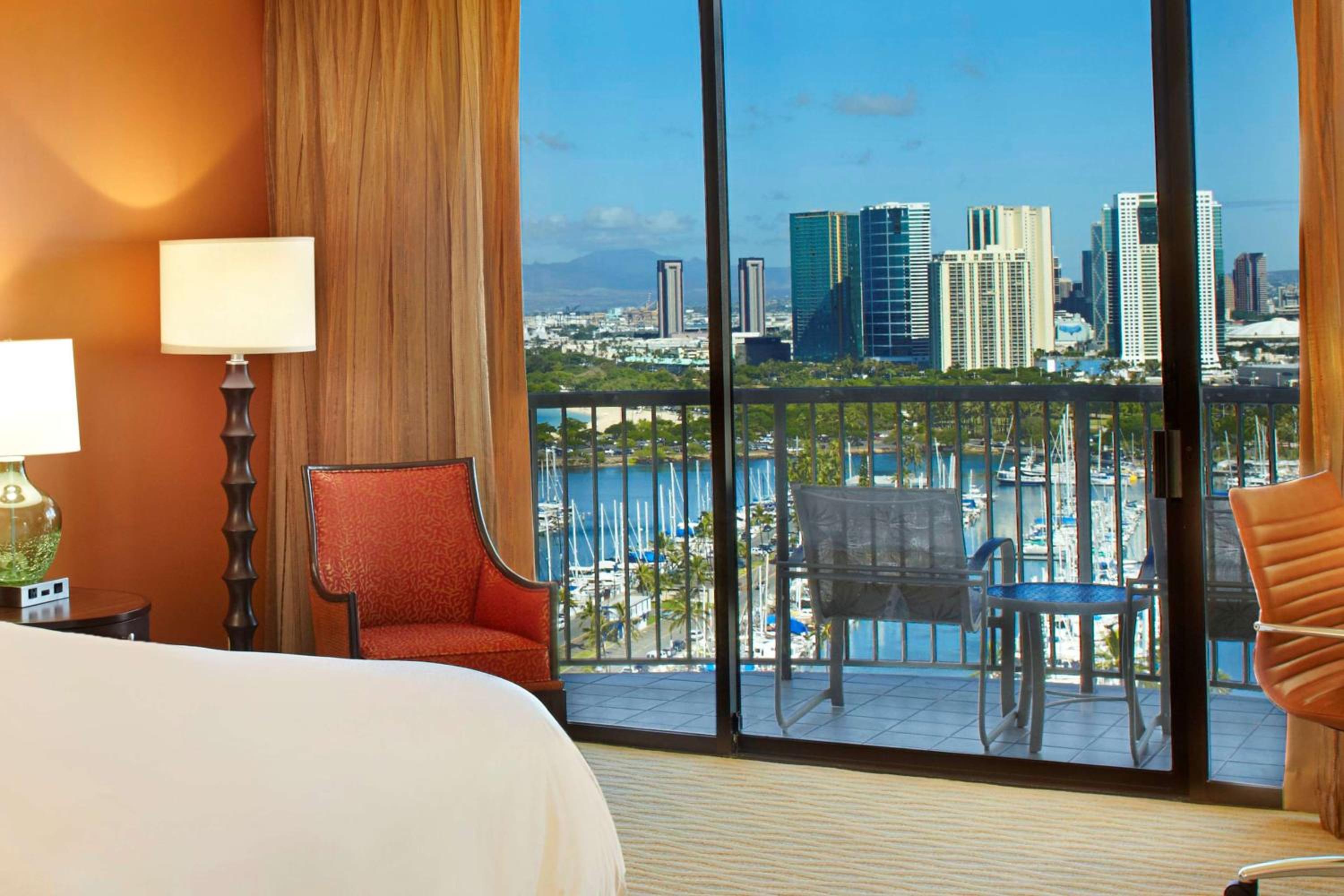 Rainbow Tower Lagoon View With Two Double Beds 