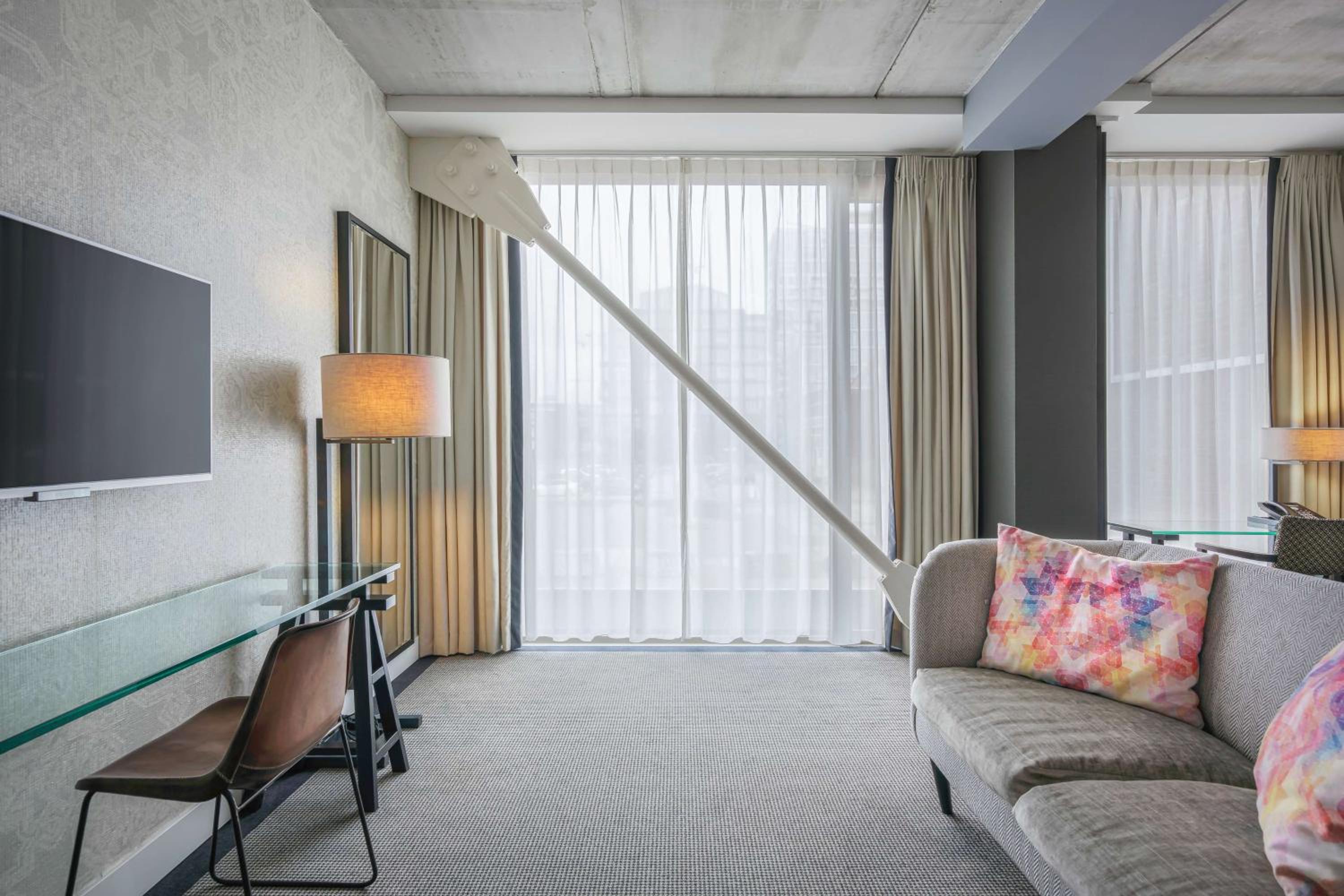 Deluxe Queen Room