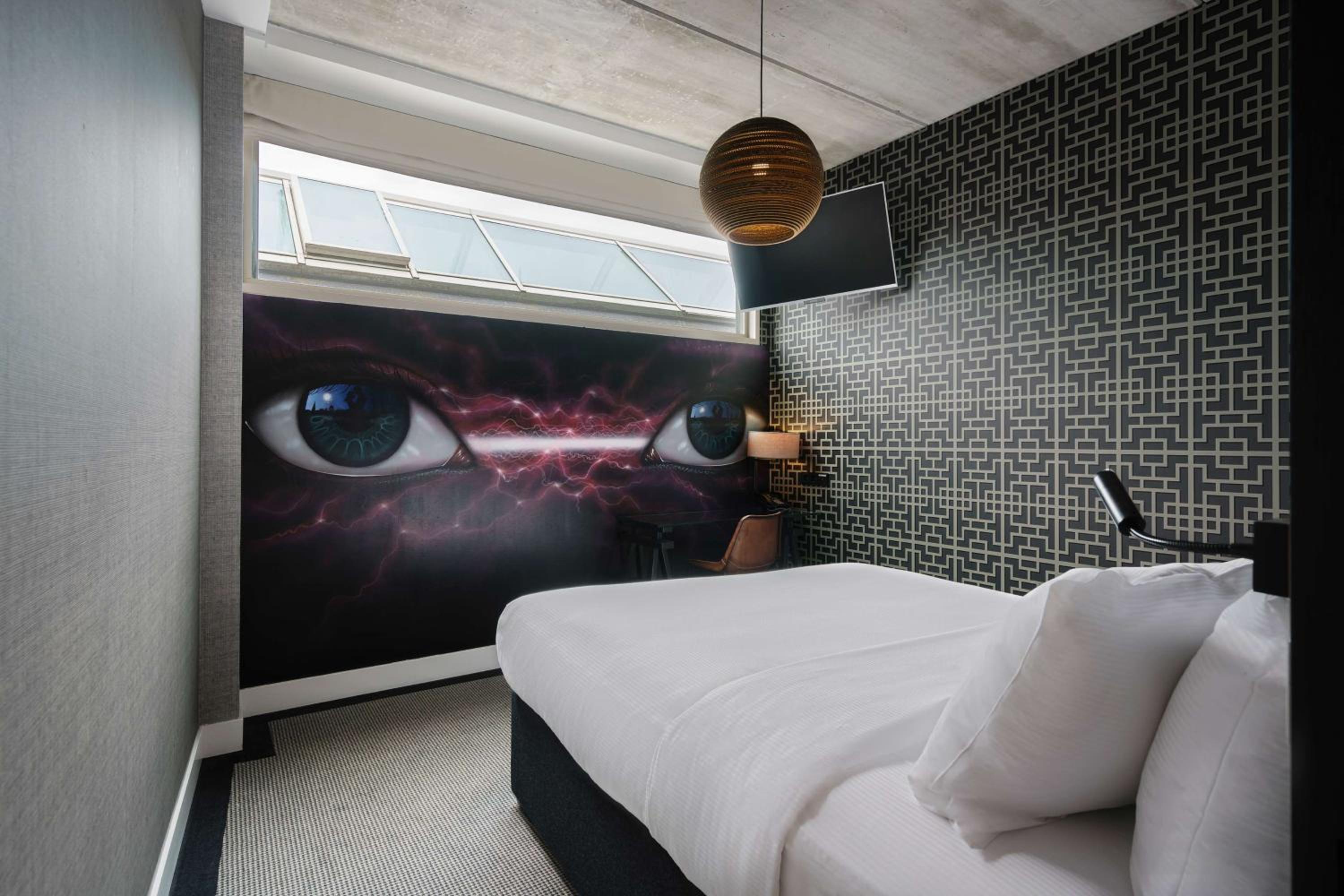 Amsterdam Street Art Queen Guest Room