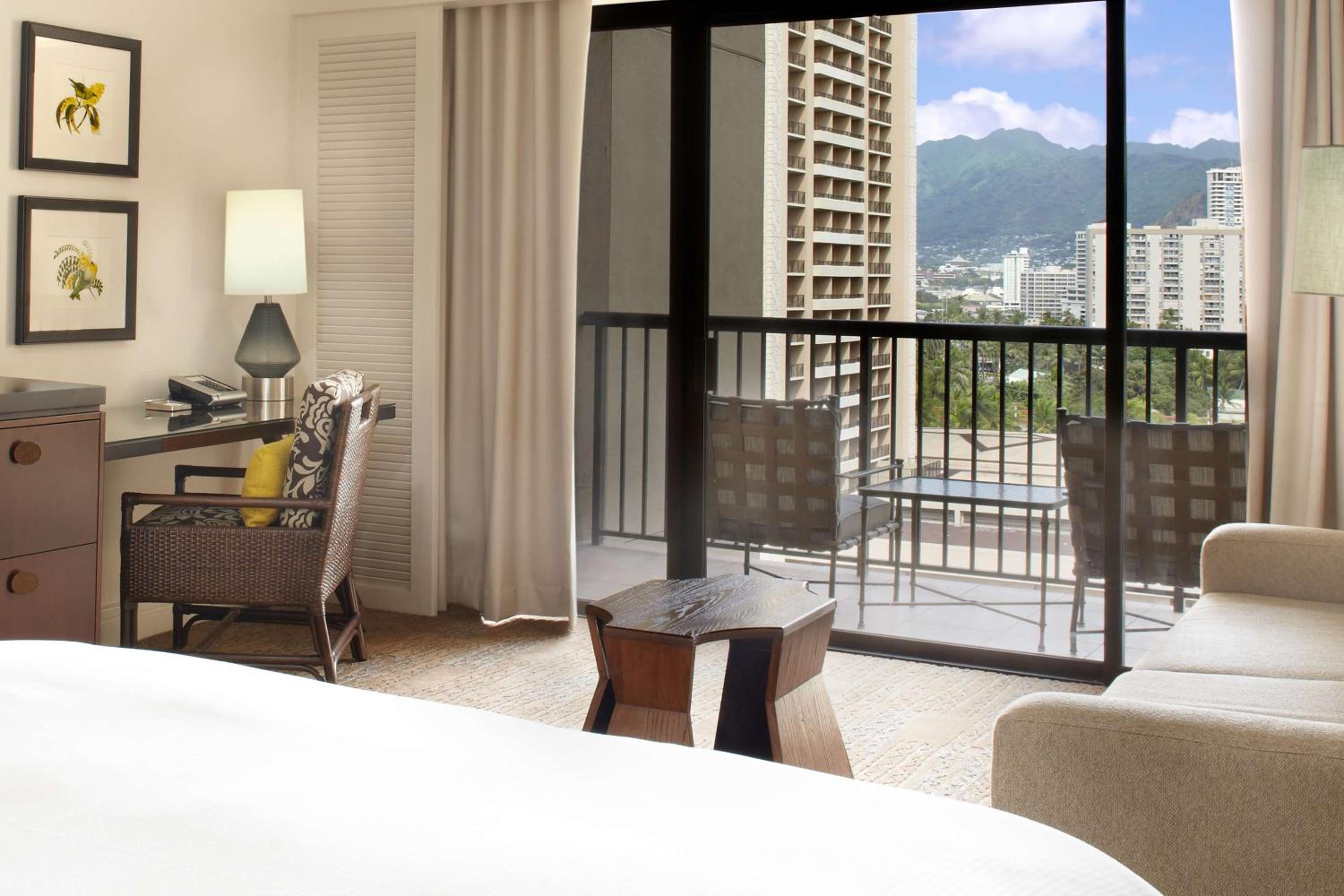 Ali'i Tower Resort View with King Bed