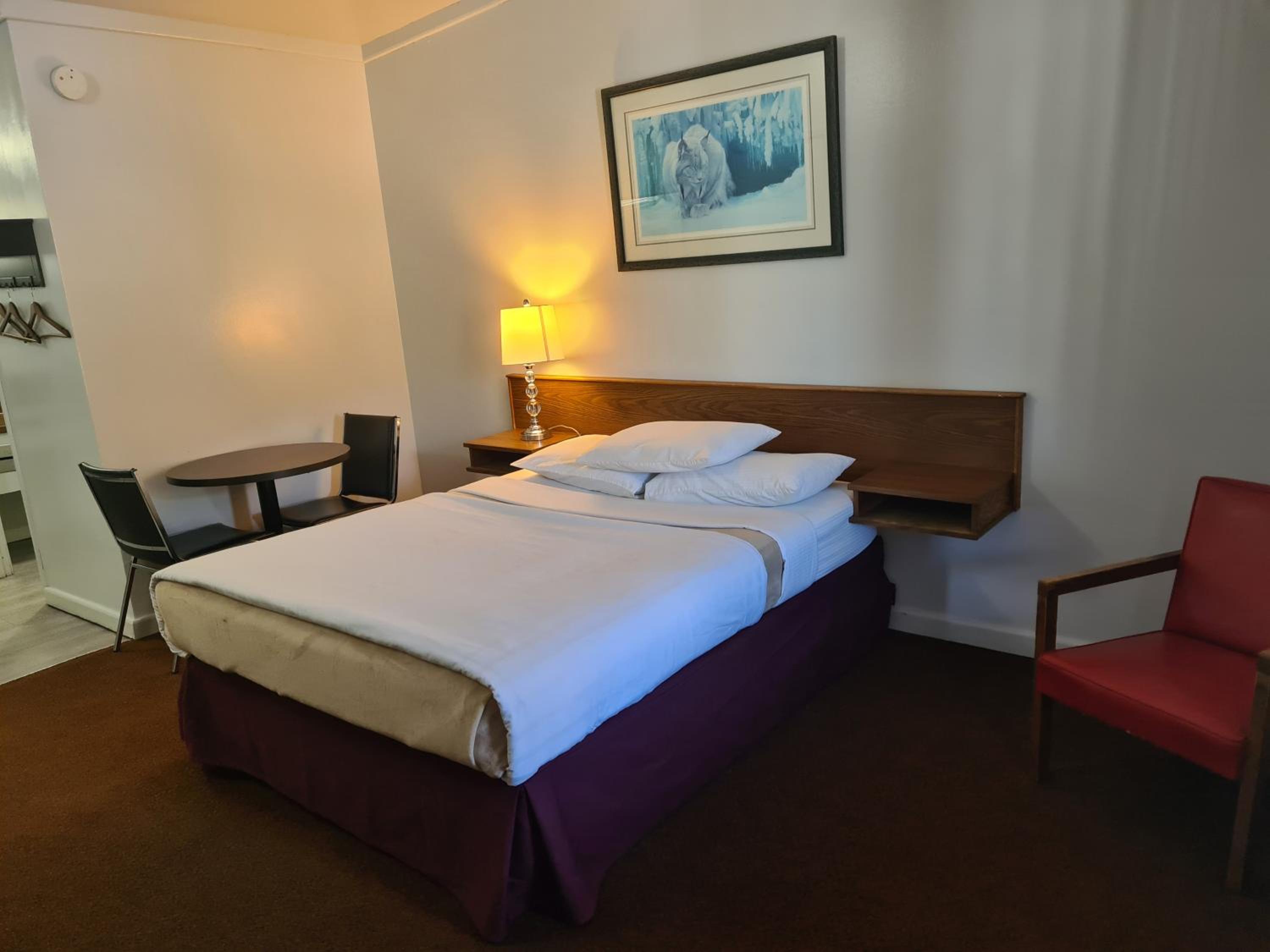 Queen Room photo 3