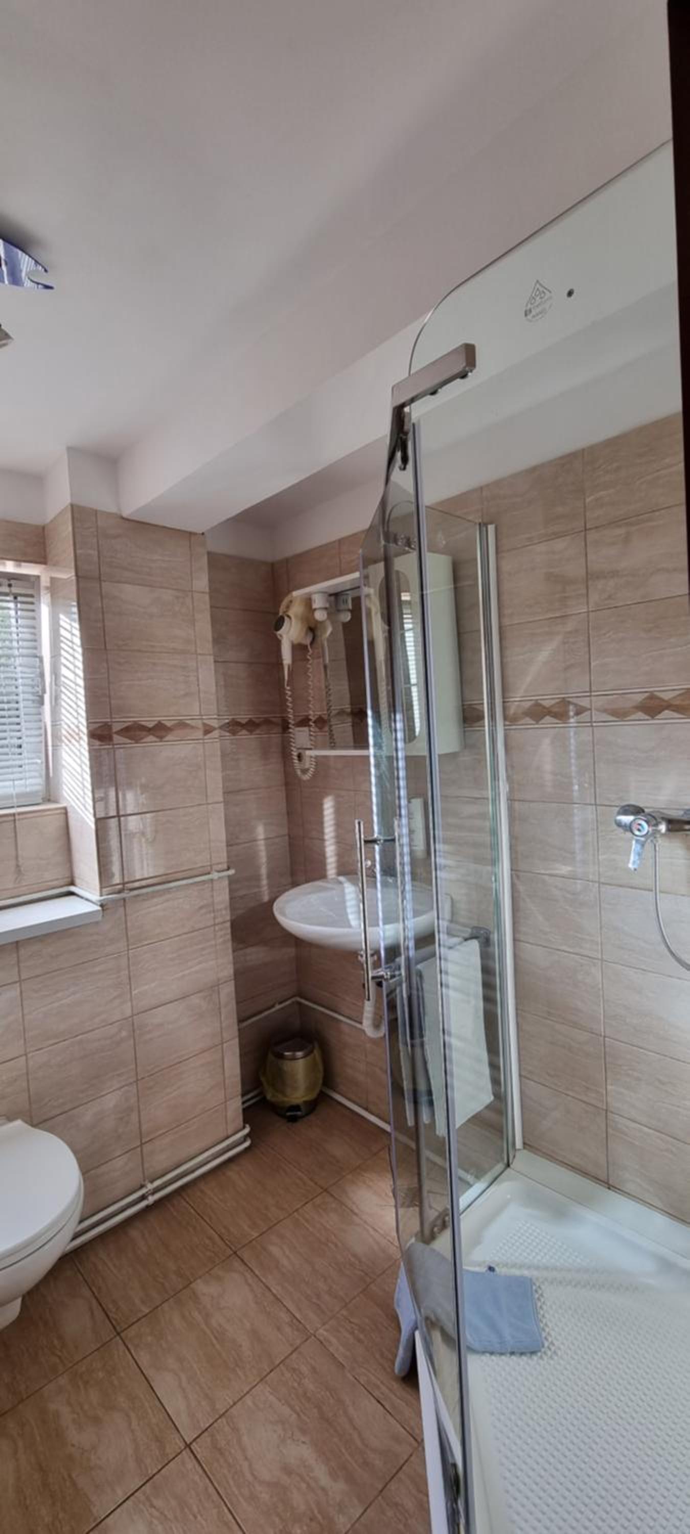 One-Bedroom Suite - Photo 4
