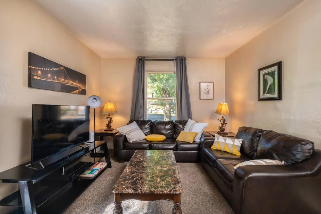 Three-Bedroom House photo 1