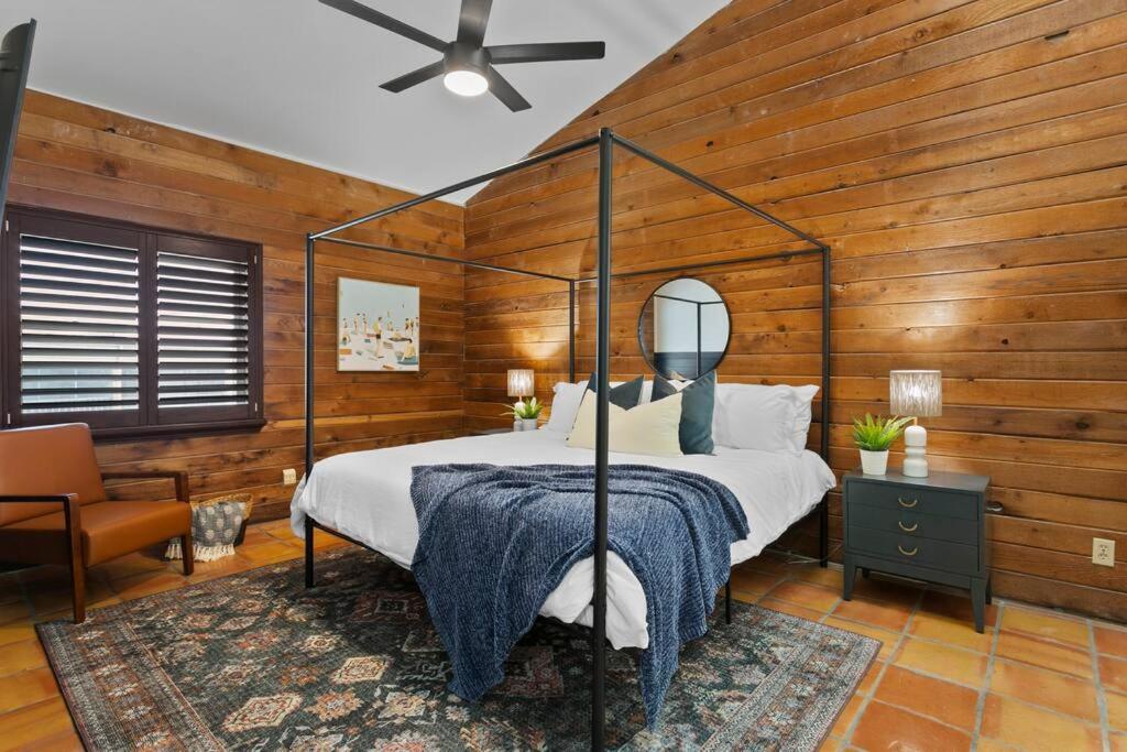 Two-Bedroom Apartment photo 2