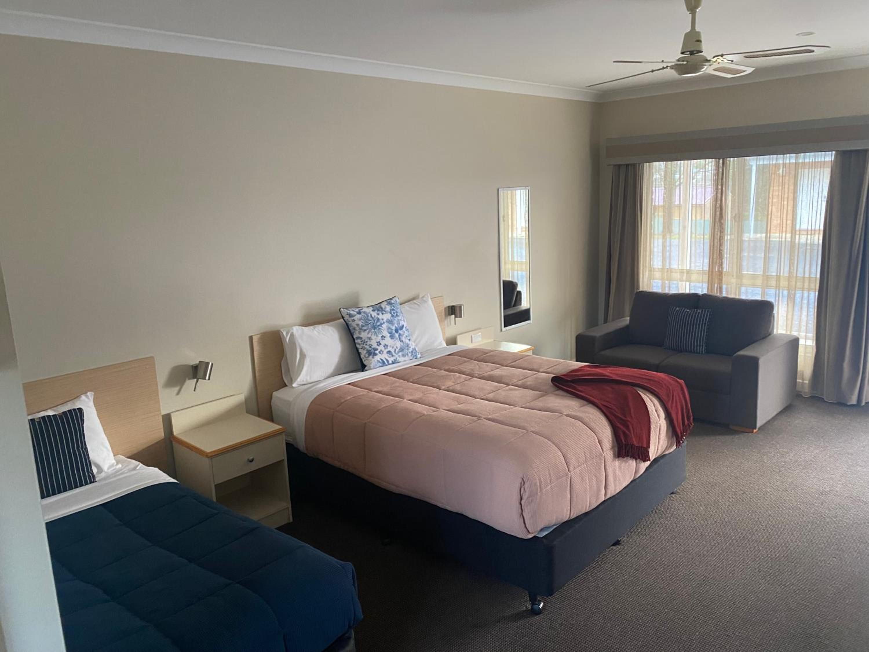 Deluxe Triple Room - Photo 1