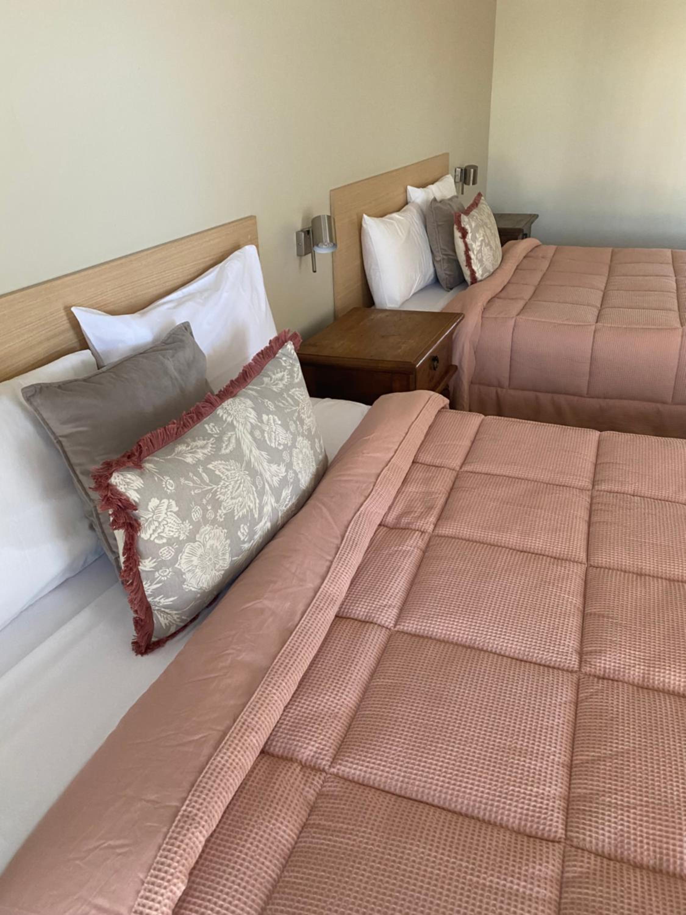 Deluxe Queen Room with Two Queen Beds - Photo 3