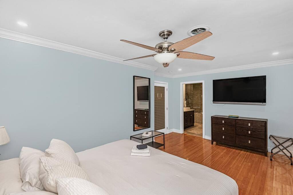 Four-Bedroom House photo 1