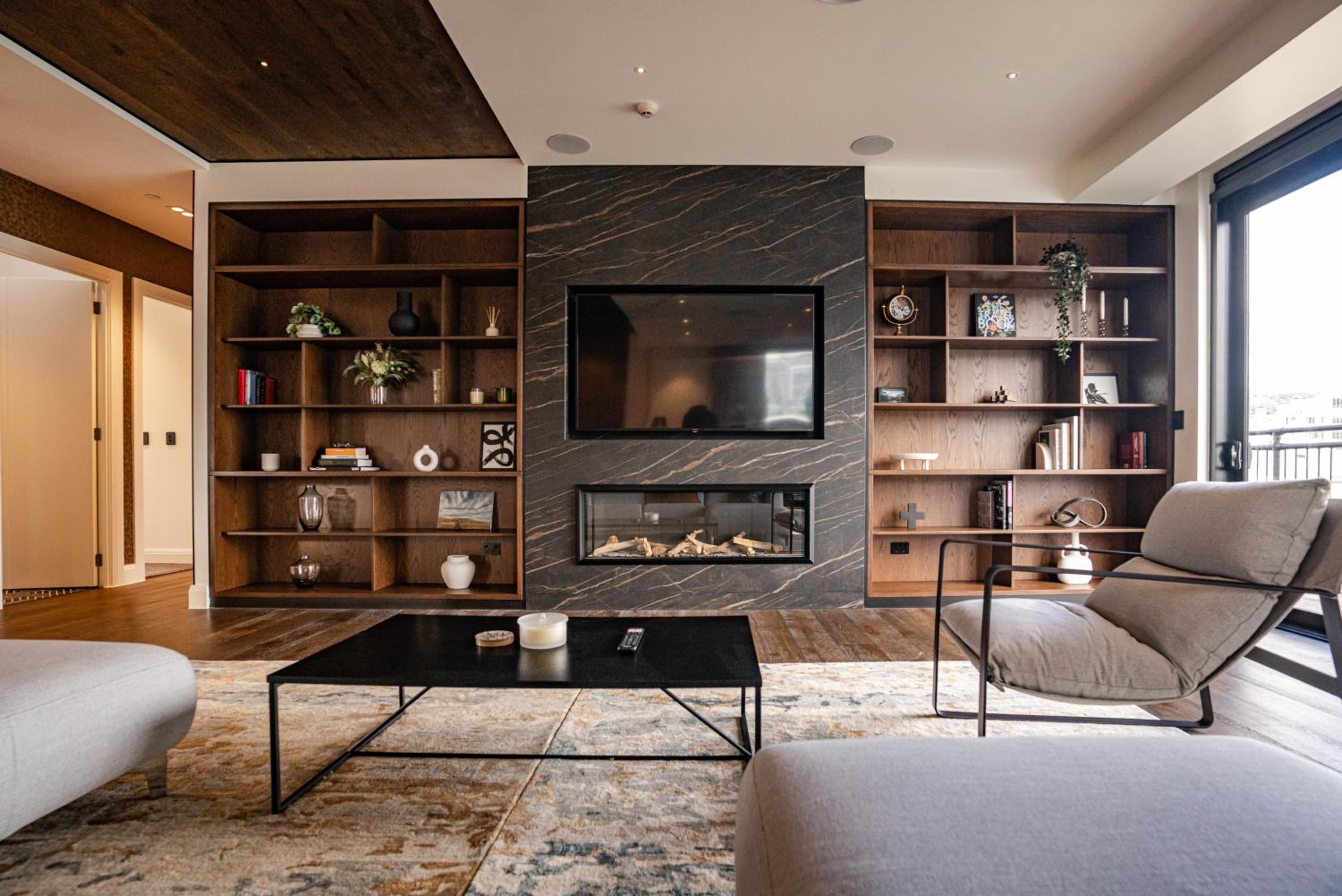 Luxury Penthouse with City View - Photo 27