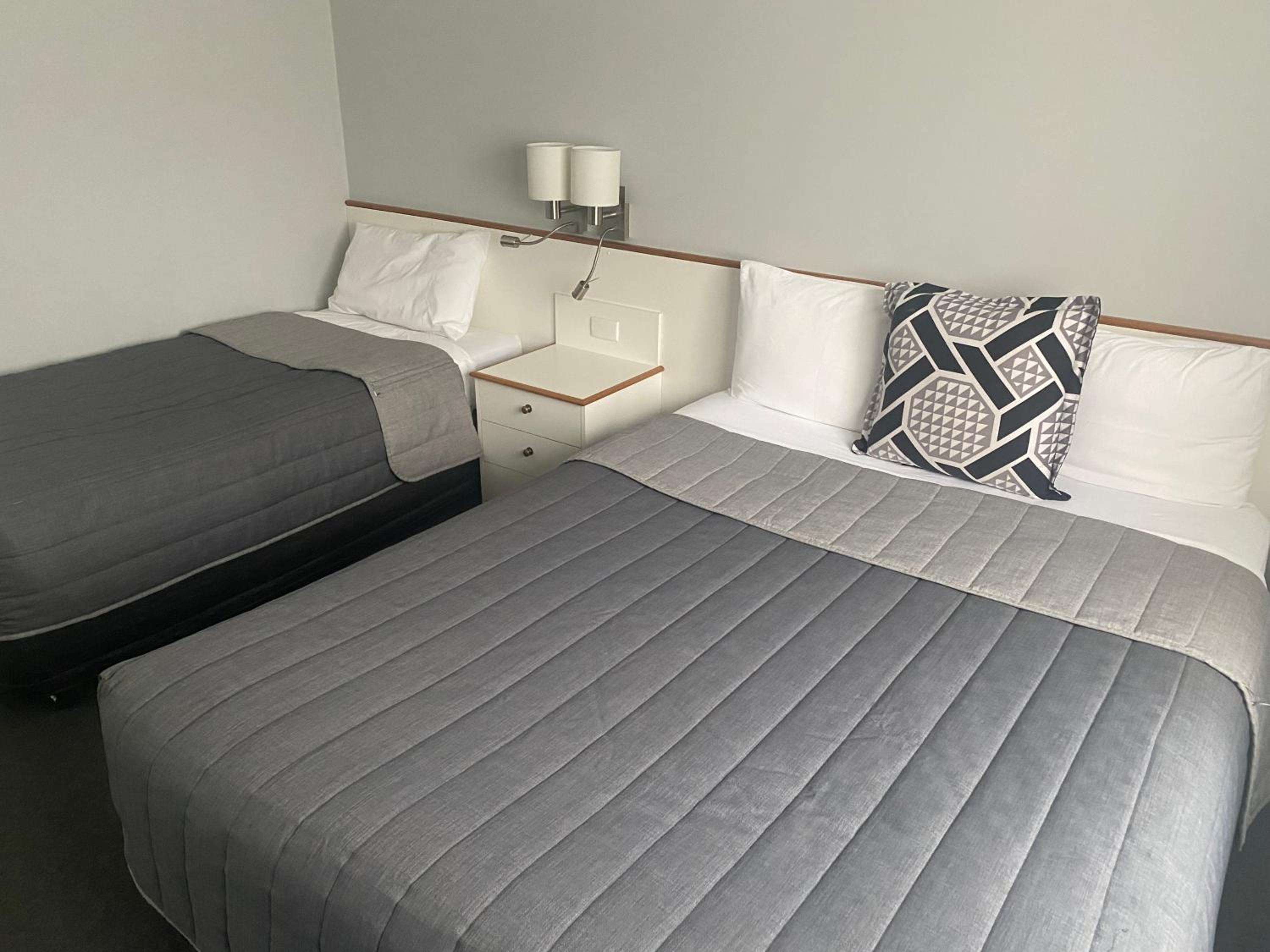 Budget Triple Room - Photo 2