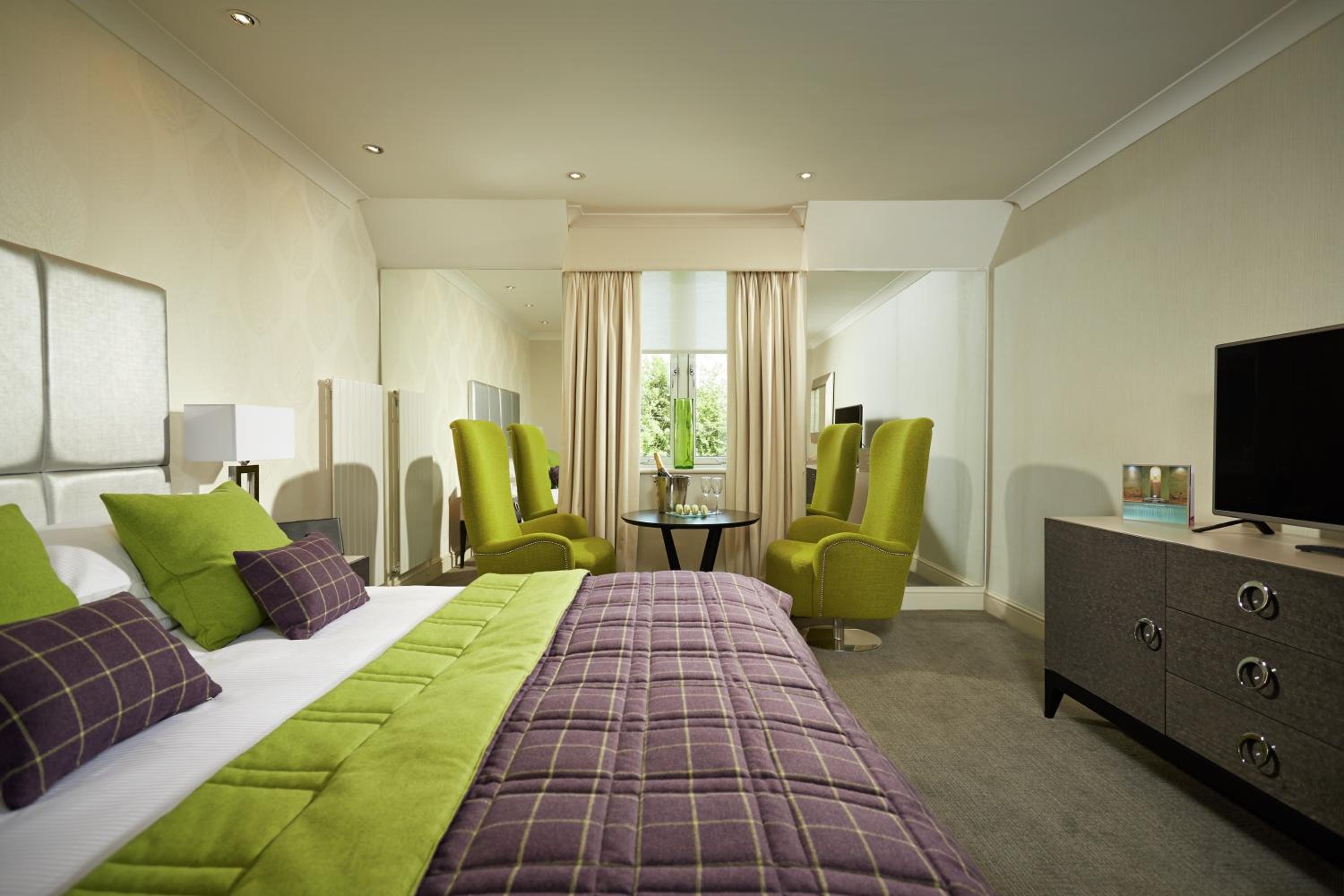 Luxury Super King  Room - Photo 11