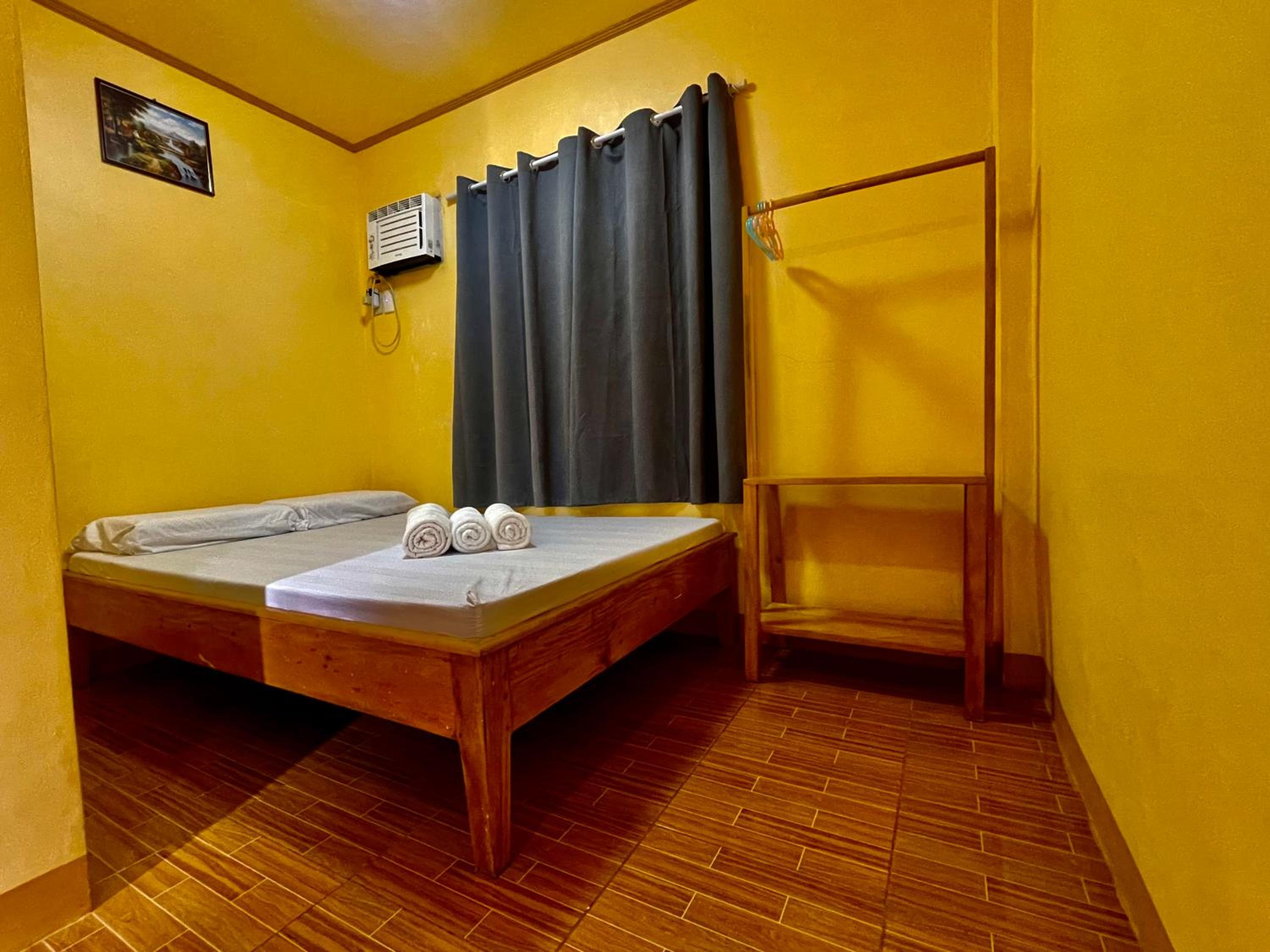 Double Room with Private Bathroom - Photo 1