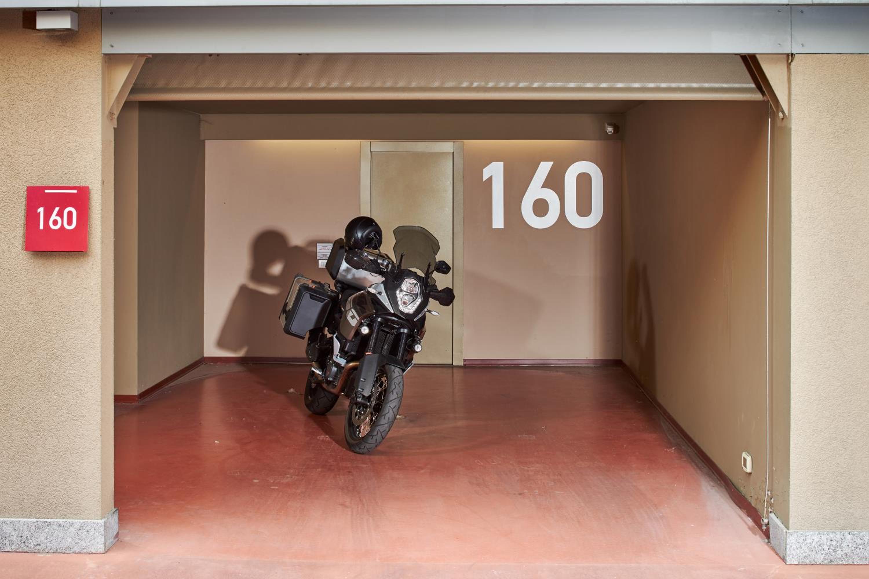 Double Room with Covered Private Parking photo 3