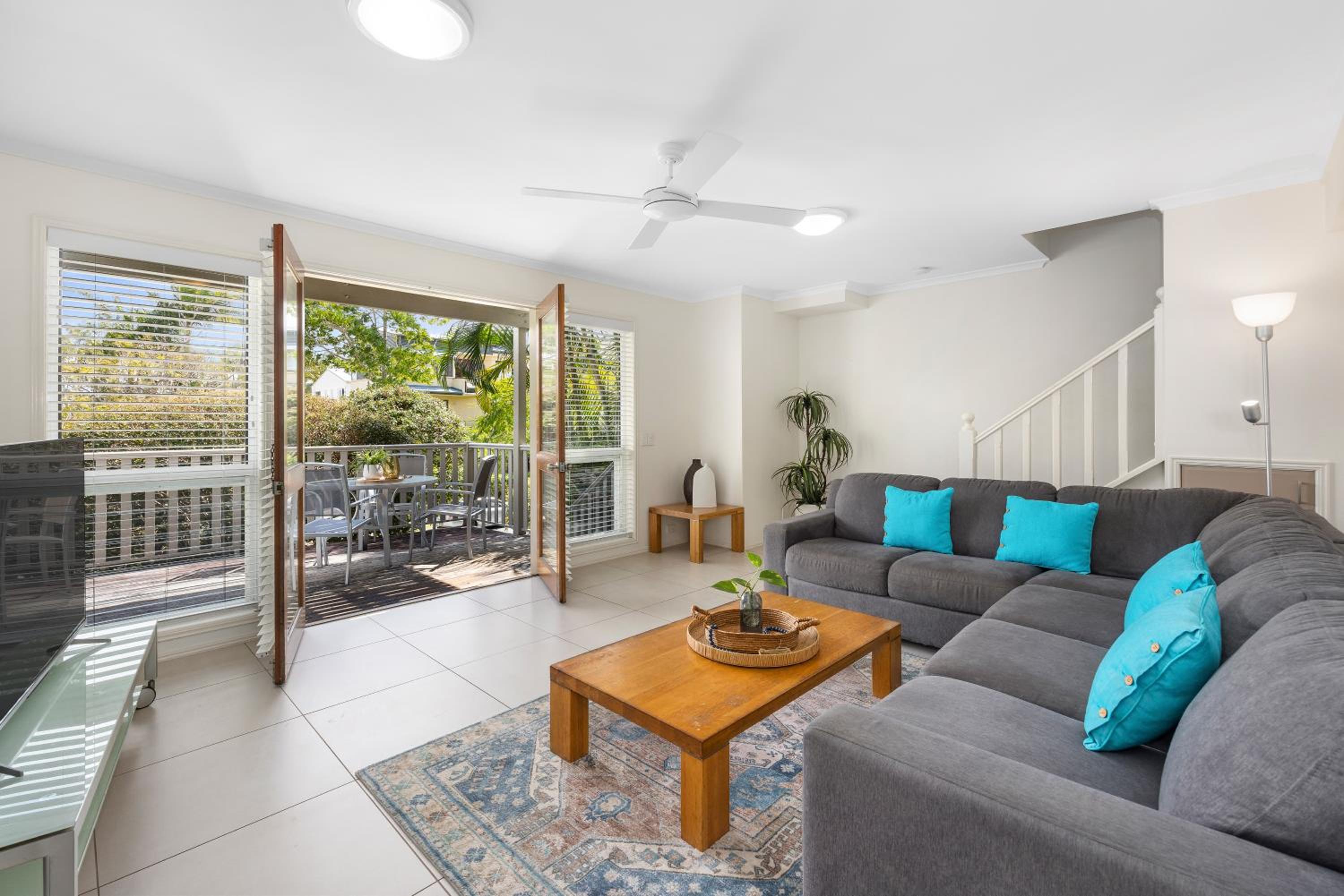 Three-Bedroom Apartment with Balcony photo 1