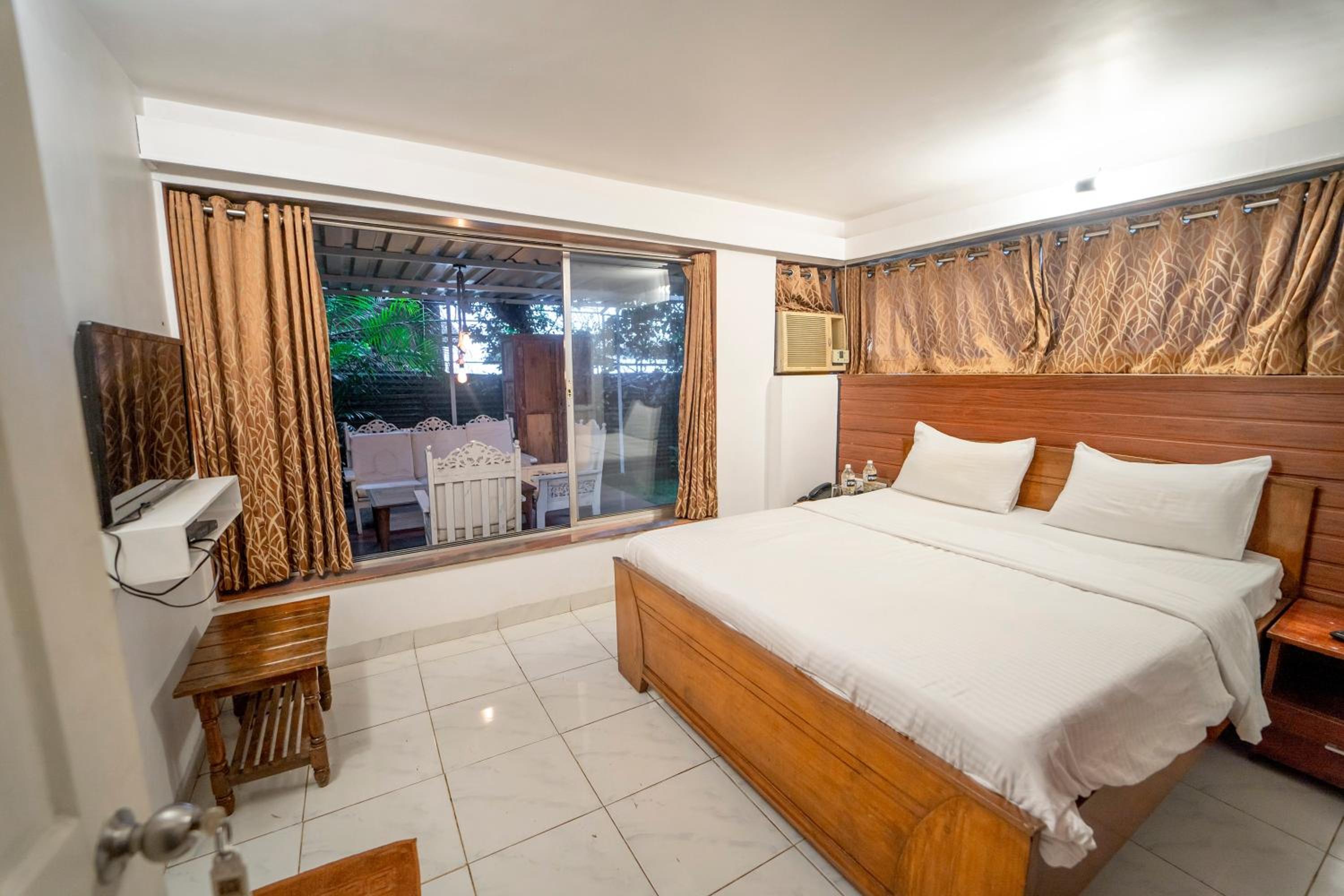 Standard Room photo 2