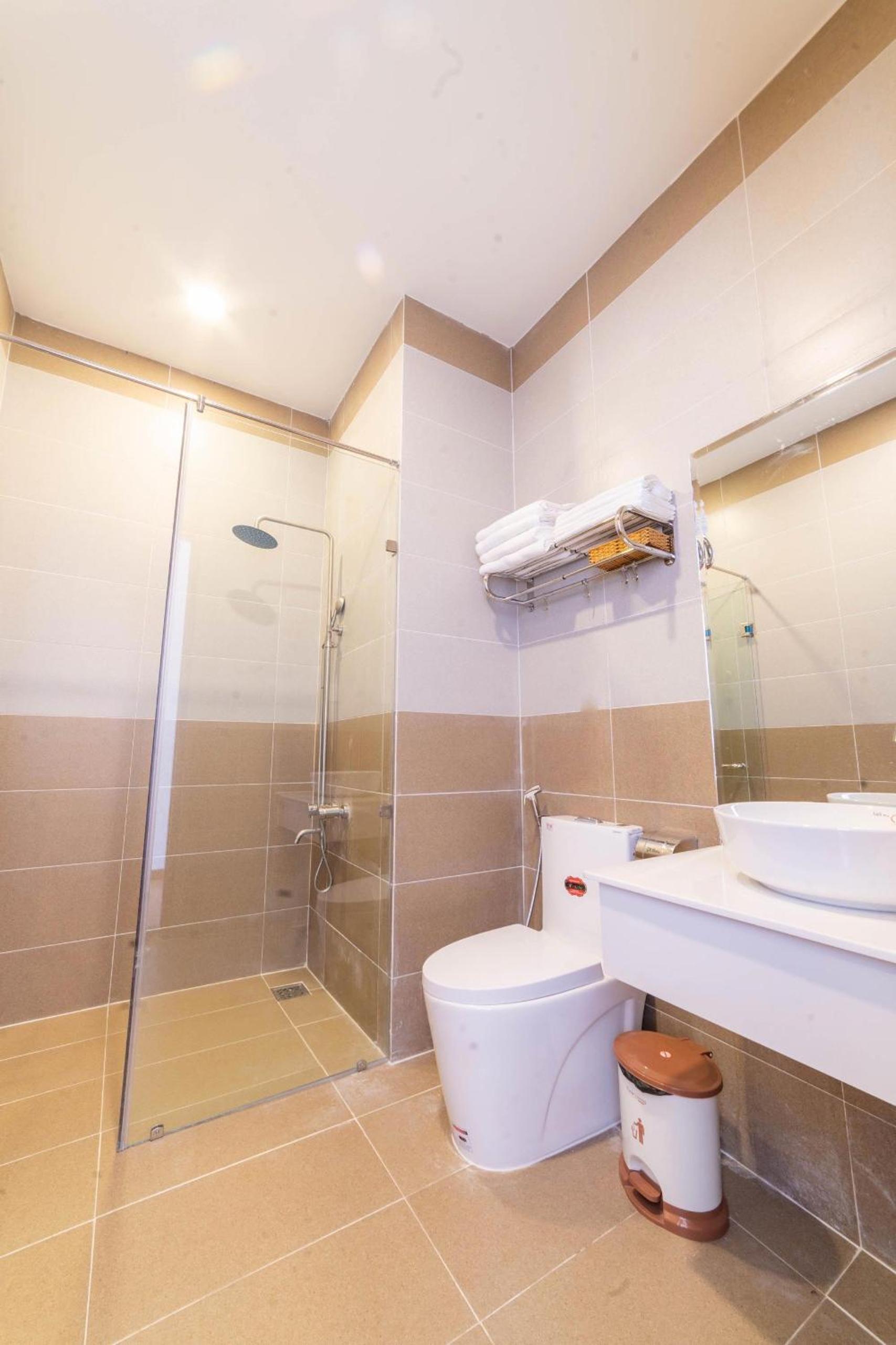Superior Quadruple Room - Photo 13