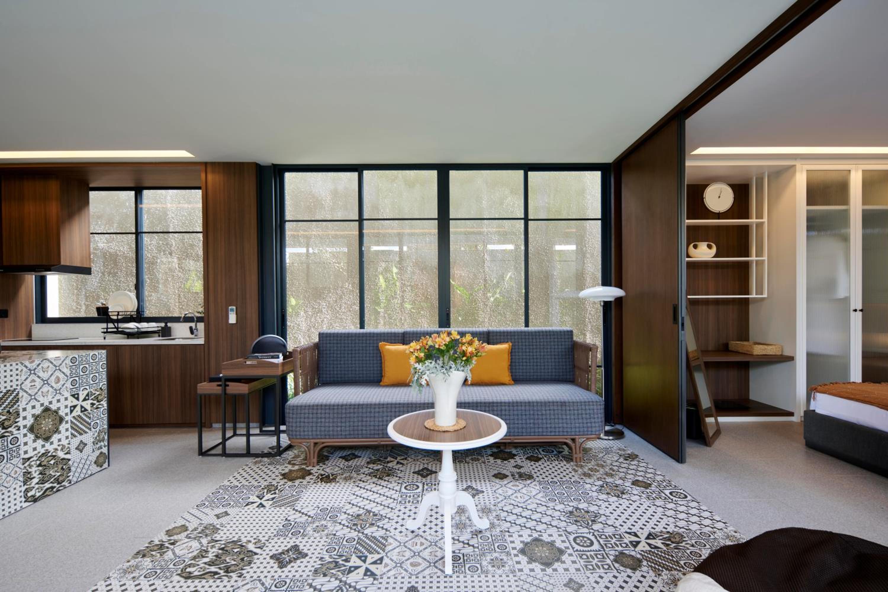 Family Room - Photo 80