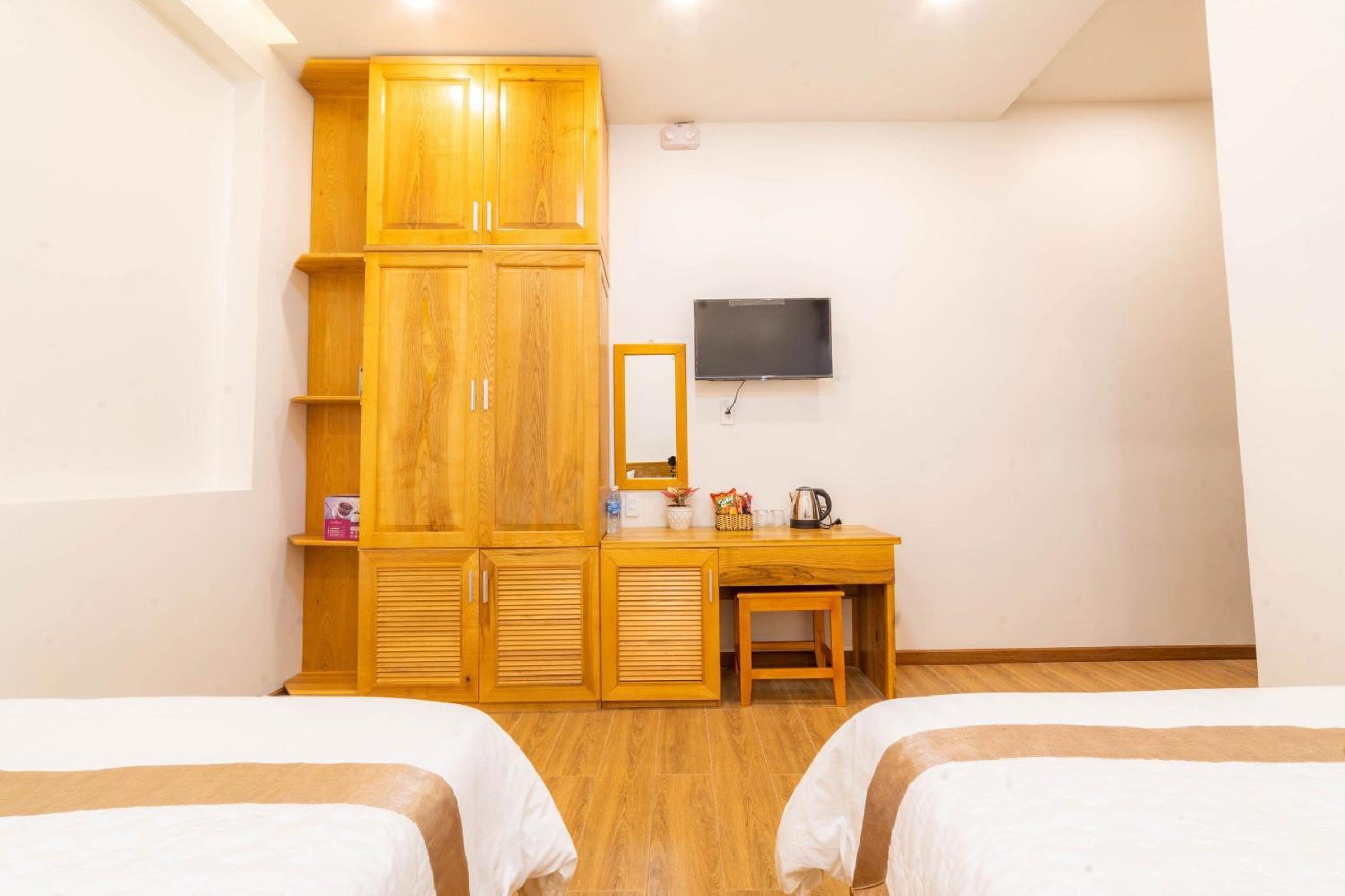 Superior Quadruple Room - Photo 11