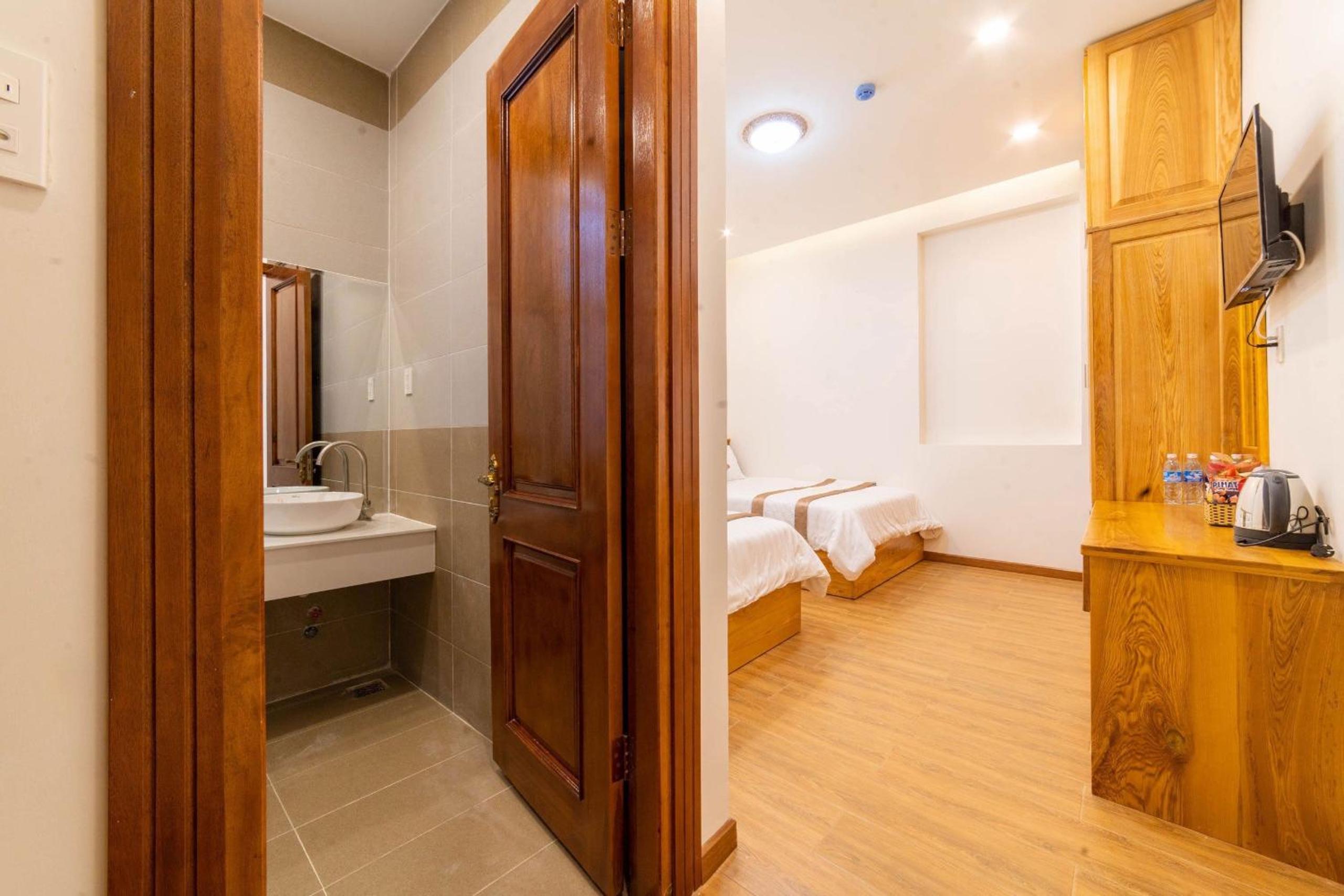 Superior Quadruple Room - Photo 12