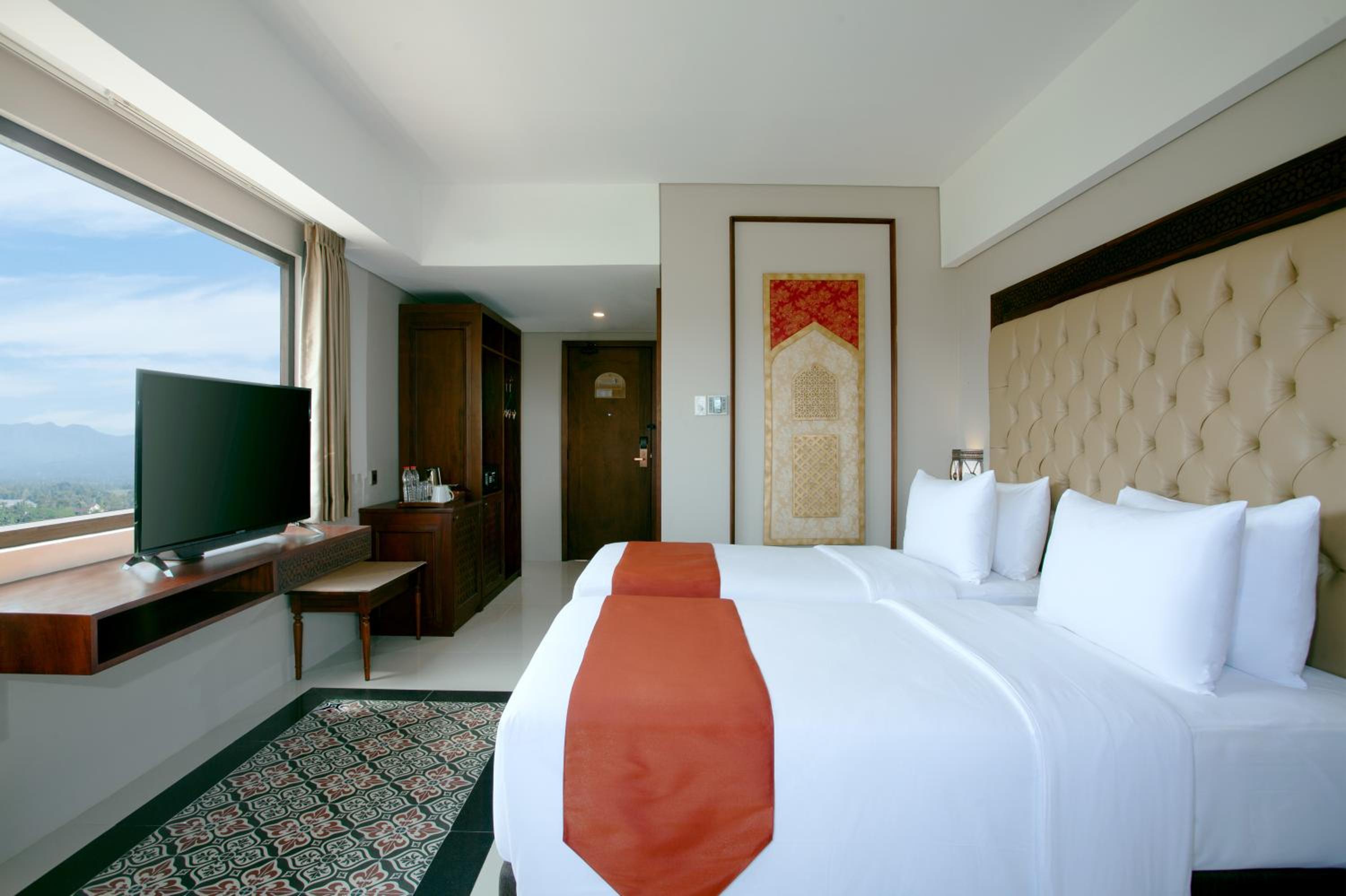 Executive Twin Room with Mountain View - Photo 2
