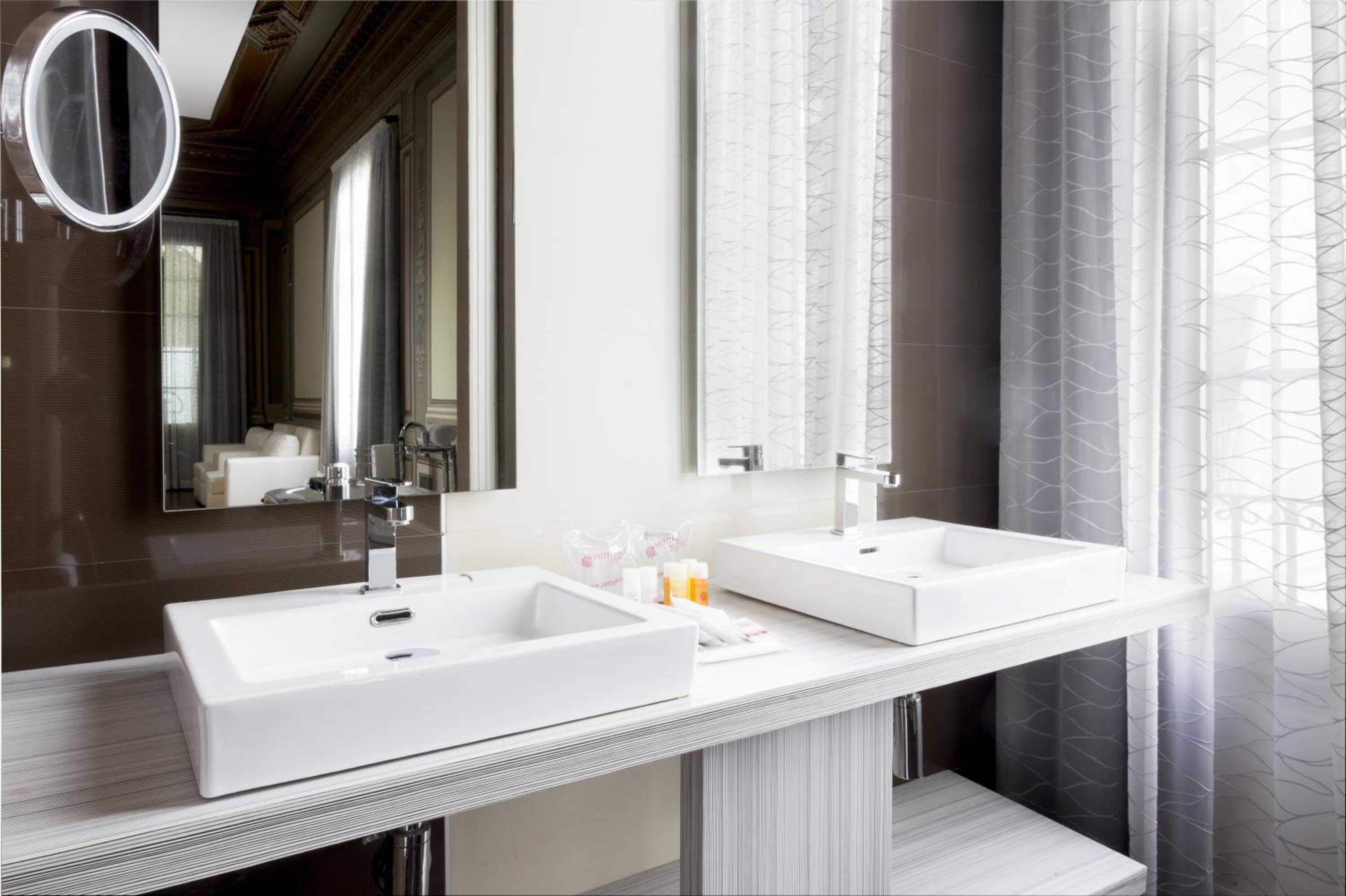 Junior Suite with Terrace photo 2