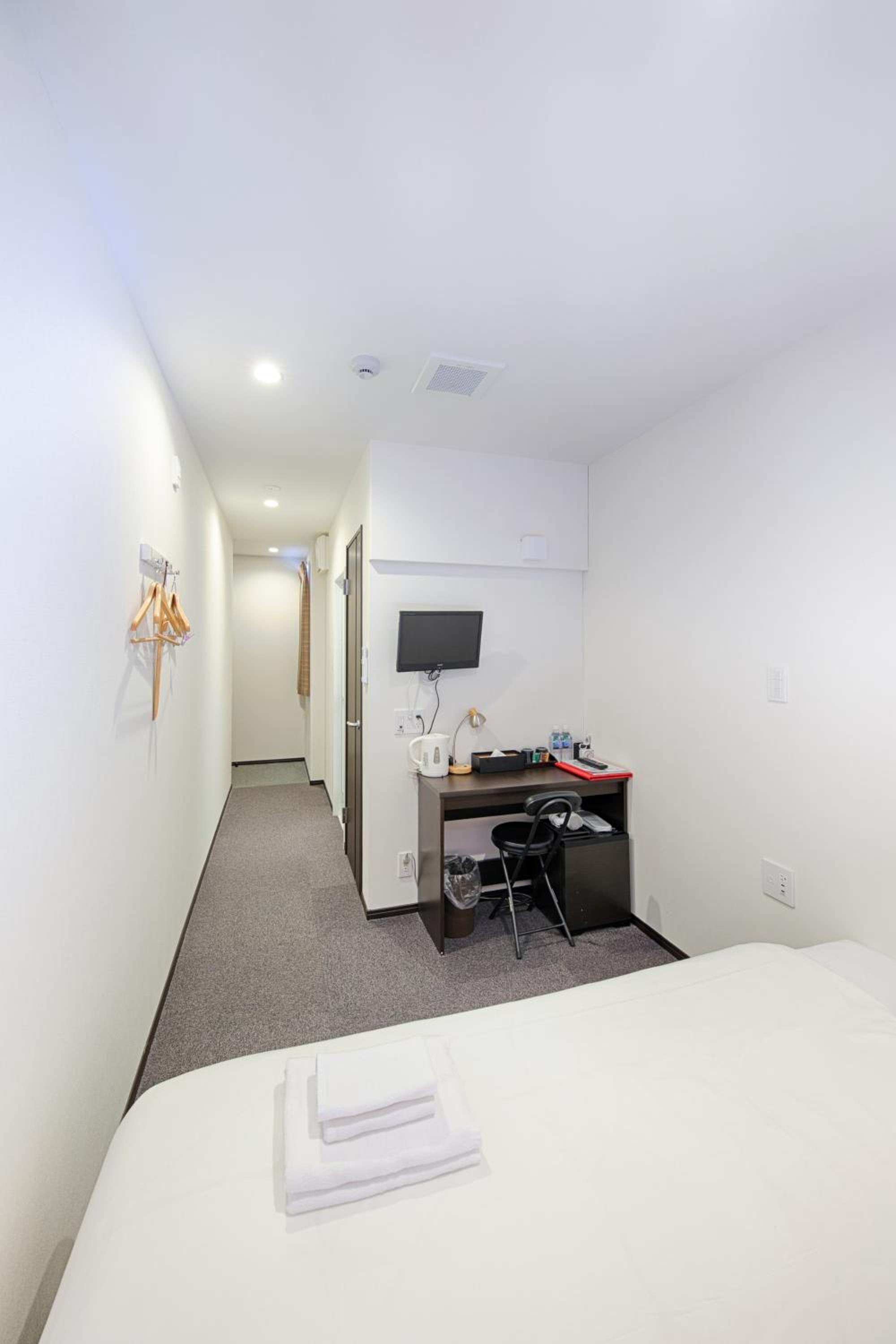 Standard Double Room - Photo 10