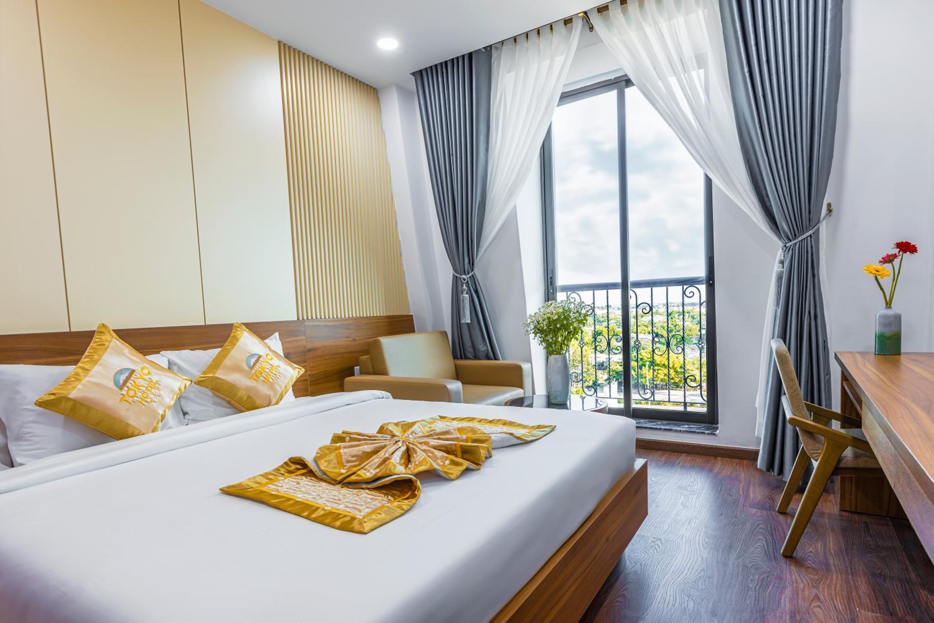 Deluxe King Room - Photo 4
