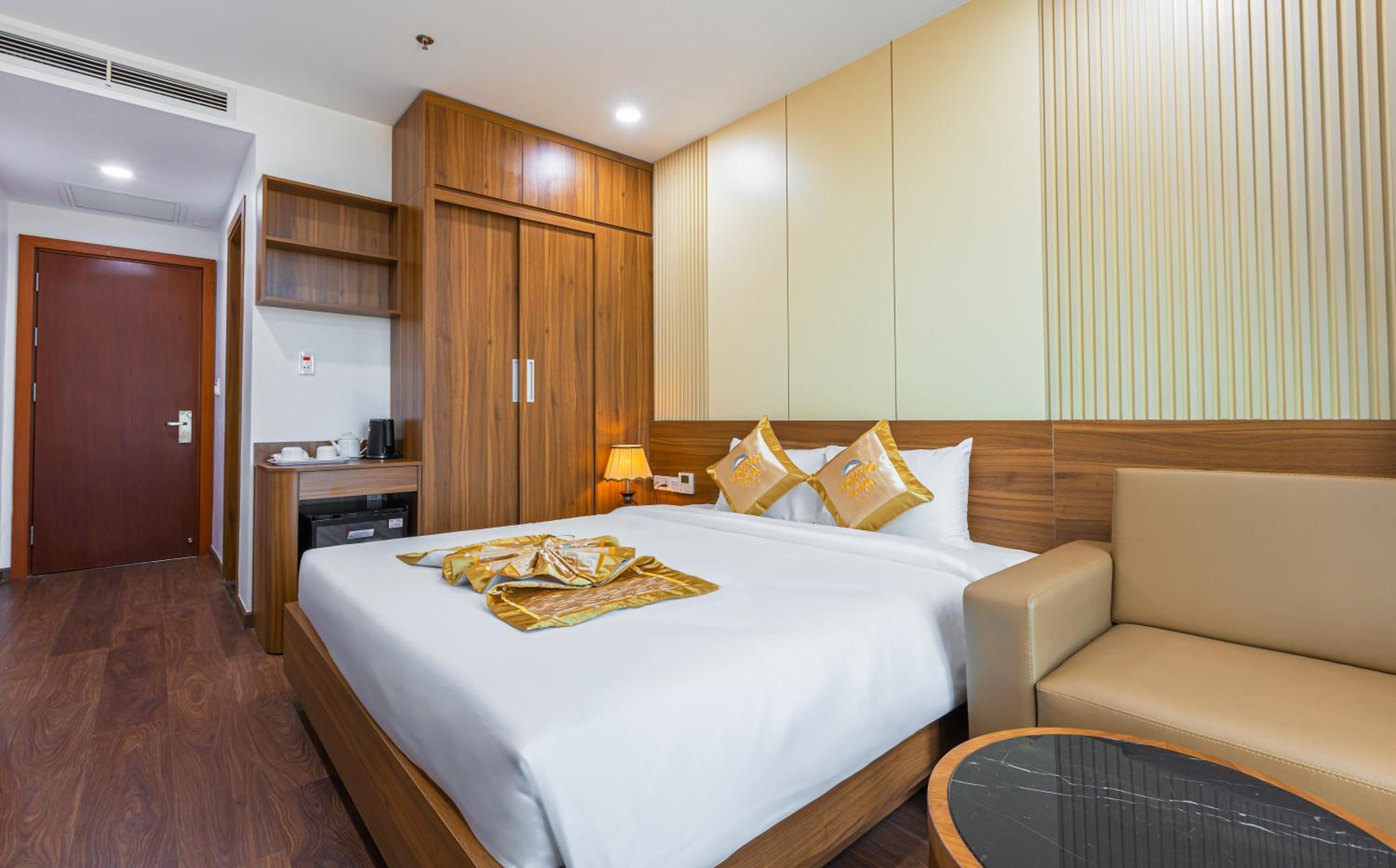 Deluxe King Room - Photo 6